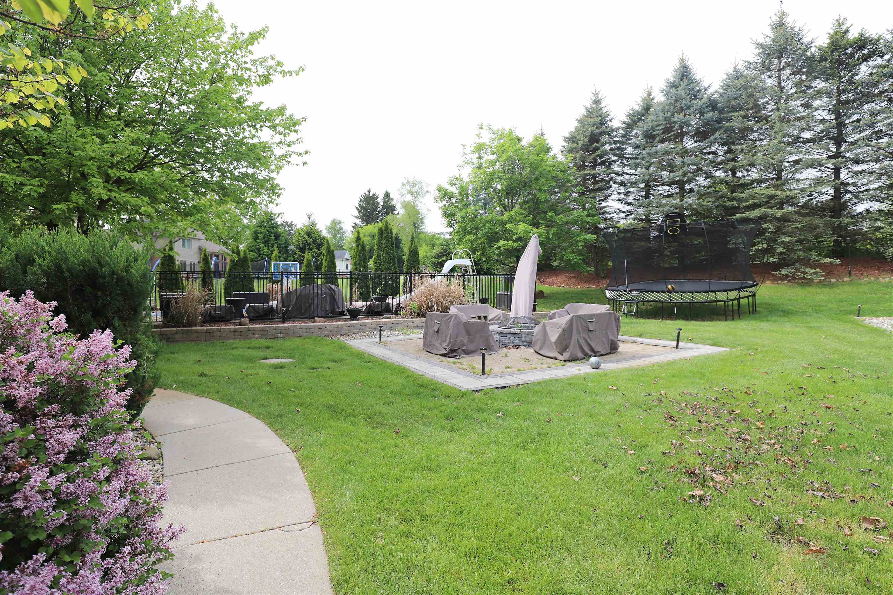 9881 King, Springfield Twp, MI 48350 Photo
