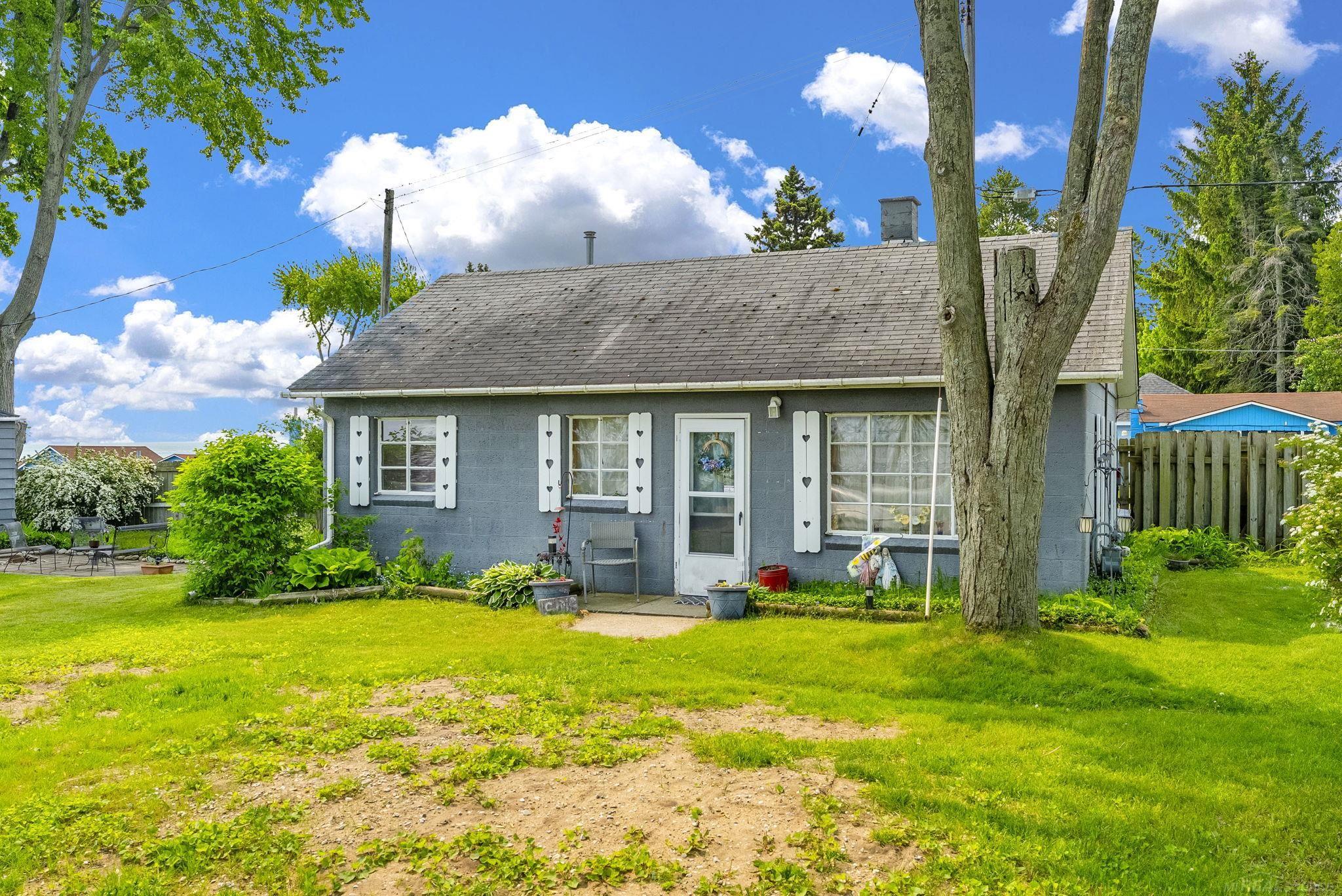 8941 & 8943 Lakeshore Road, Lexington, MI, 48450