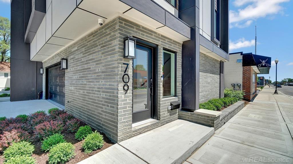 Homes for sale in Royal Oak Oakland, MI | 709 E 11 Mile Rd, Royal Oak Oakland, MI 48067 | MLS# 58050178907