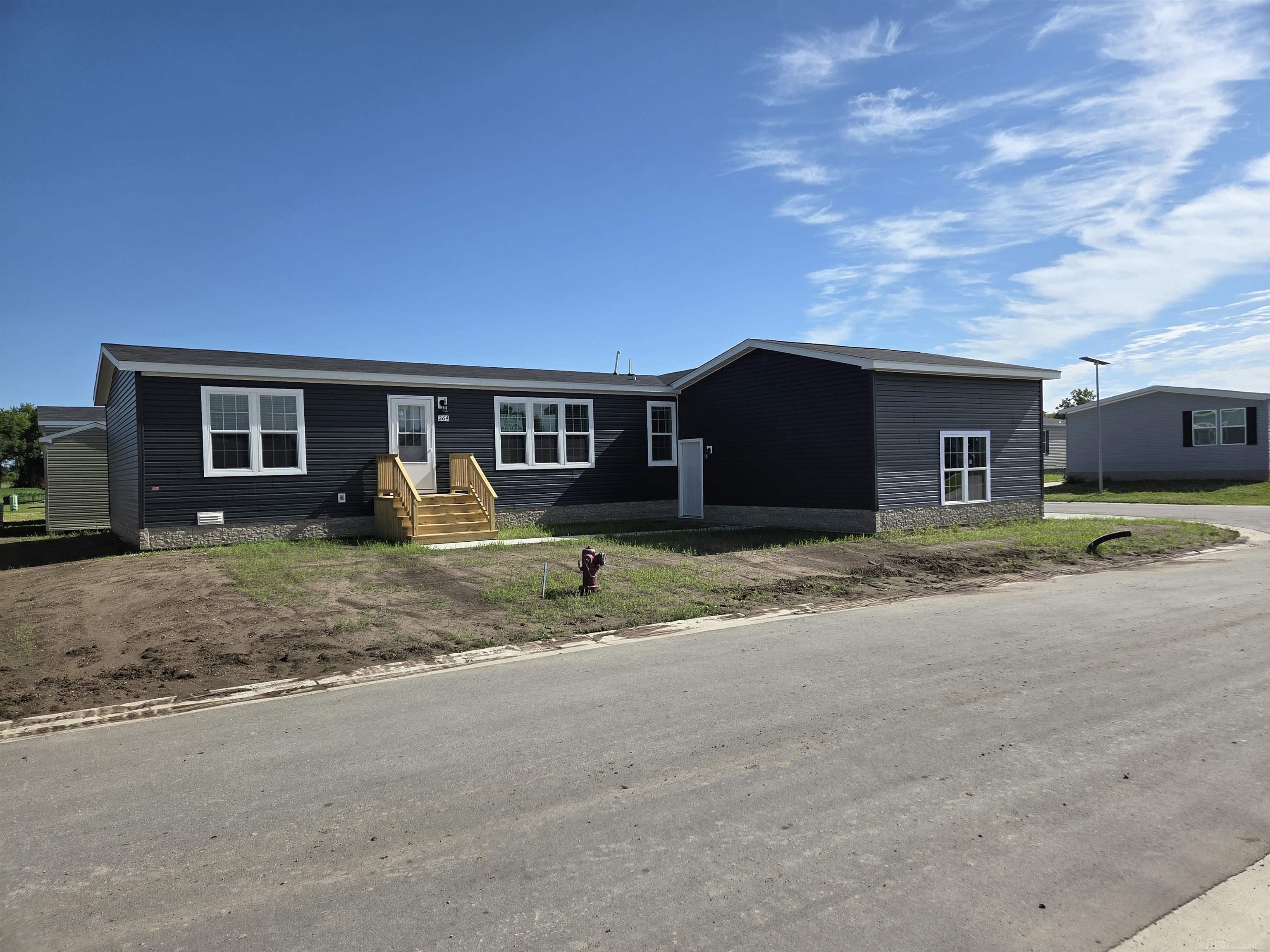 Homes for sale in St Clair, MI | 264 Westbrook Ct, St Clair, MI 48060 | MLS# 58050179833