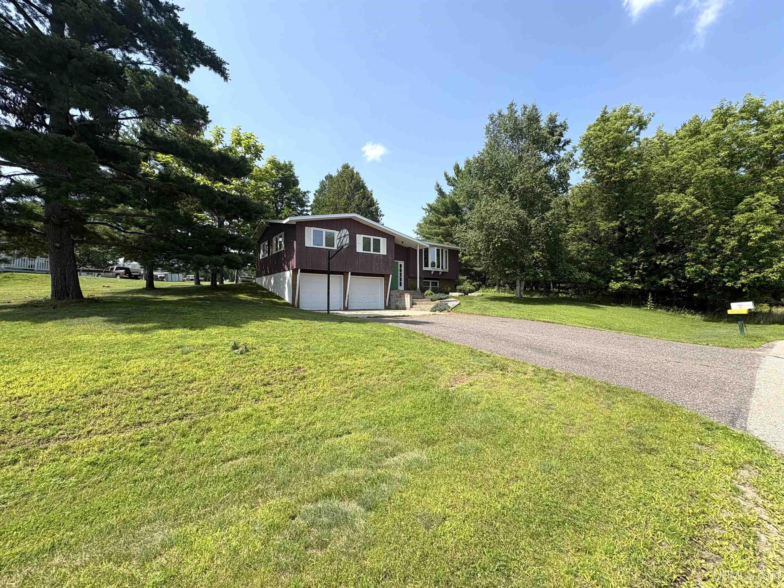 901 Colleen Circle Drive