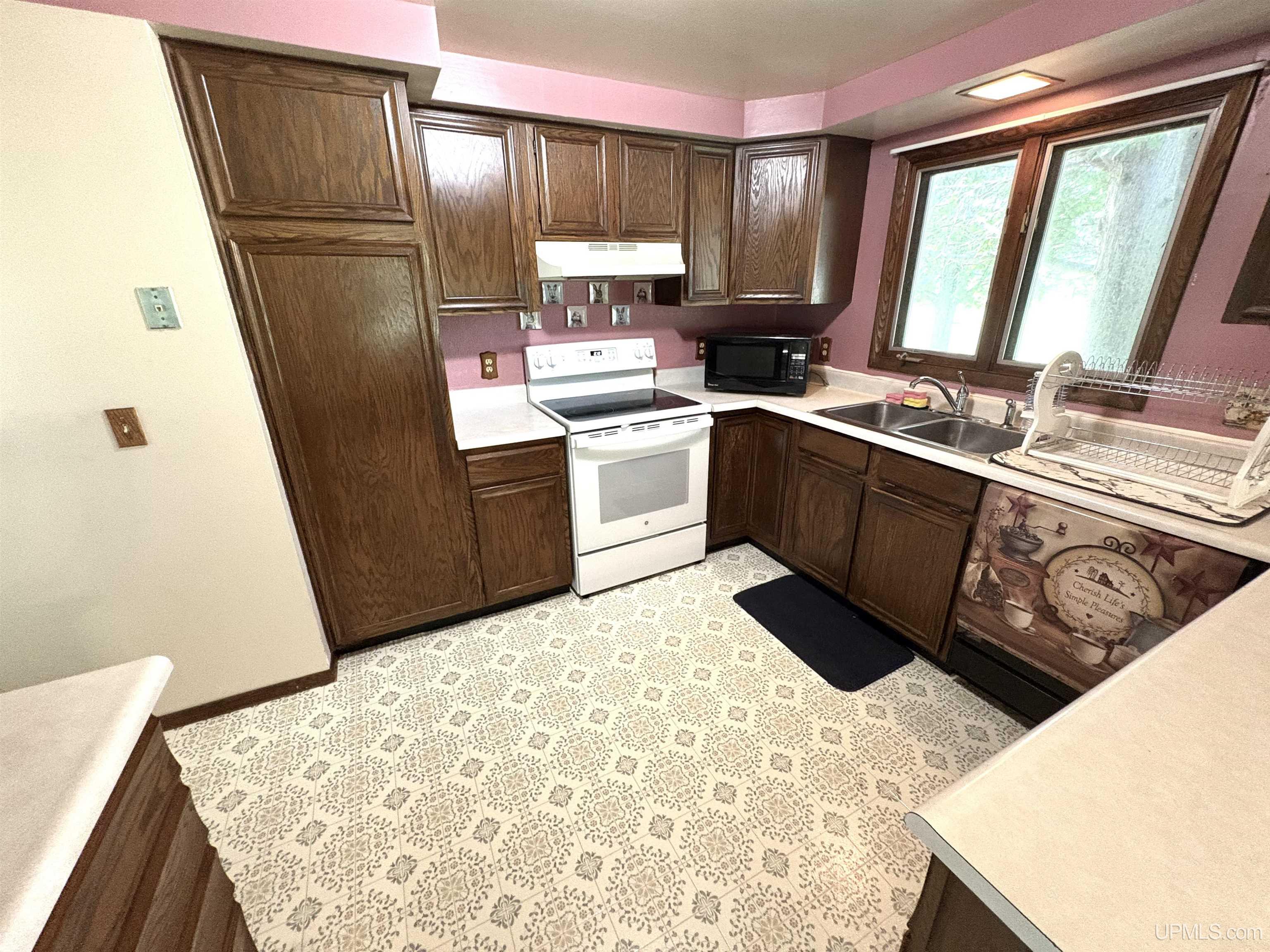 901 Colleen Circle Drive