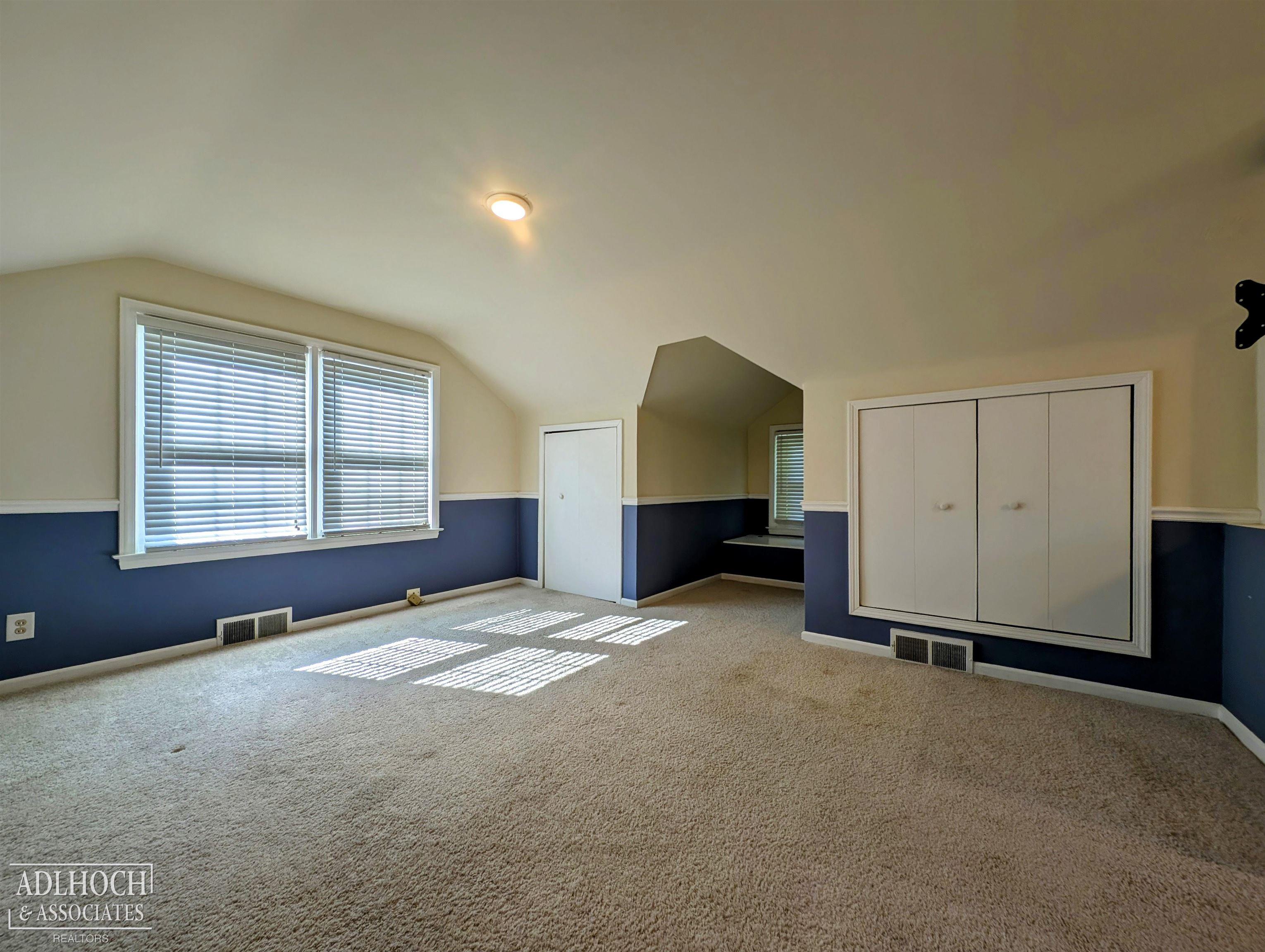 1292 Hampton