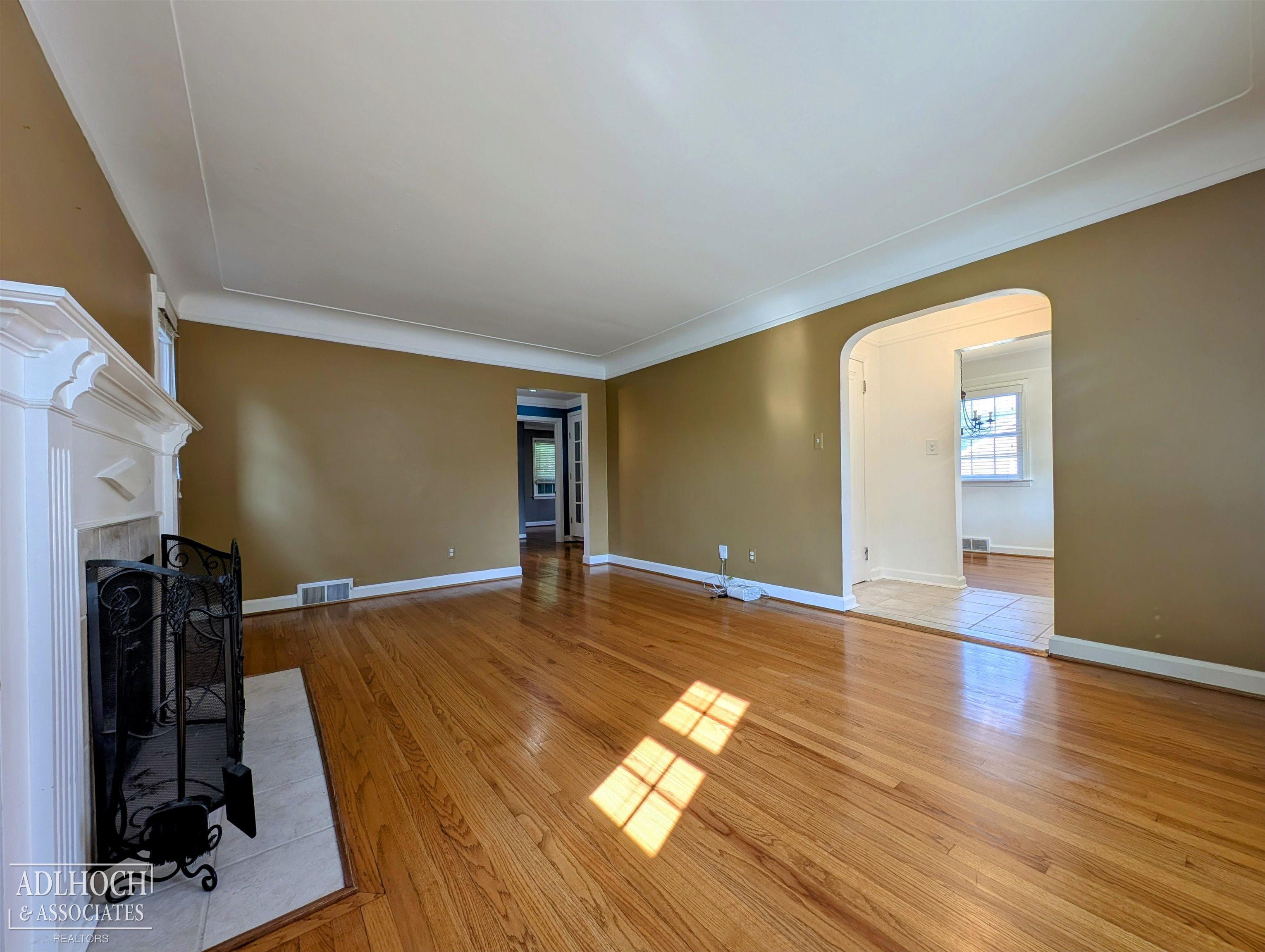 1292 Hampton