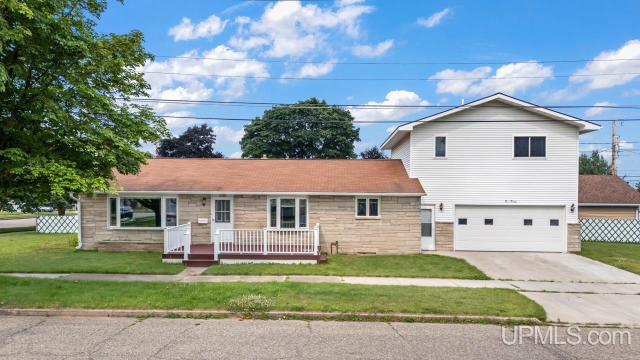 4 bedroom single family in Escanaba, Michigan