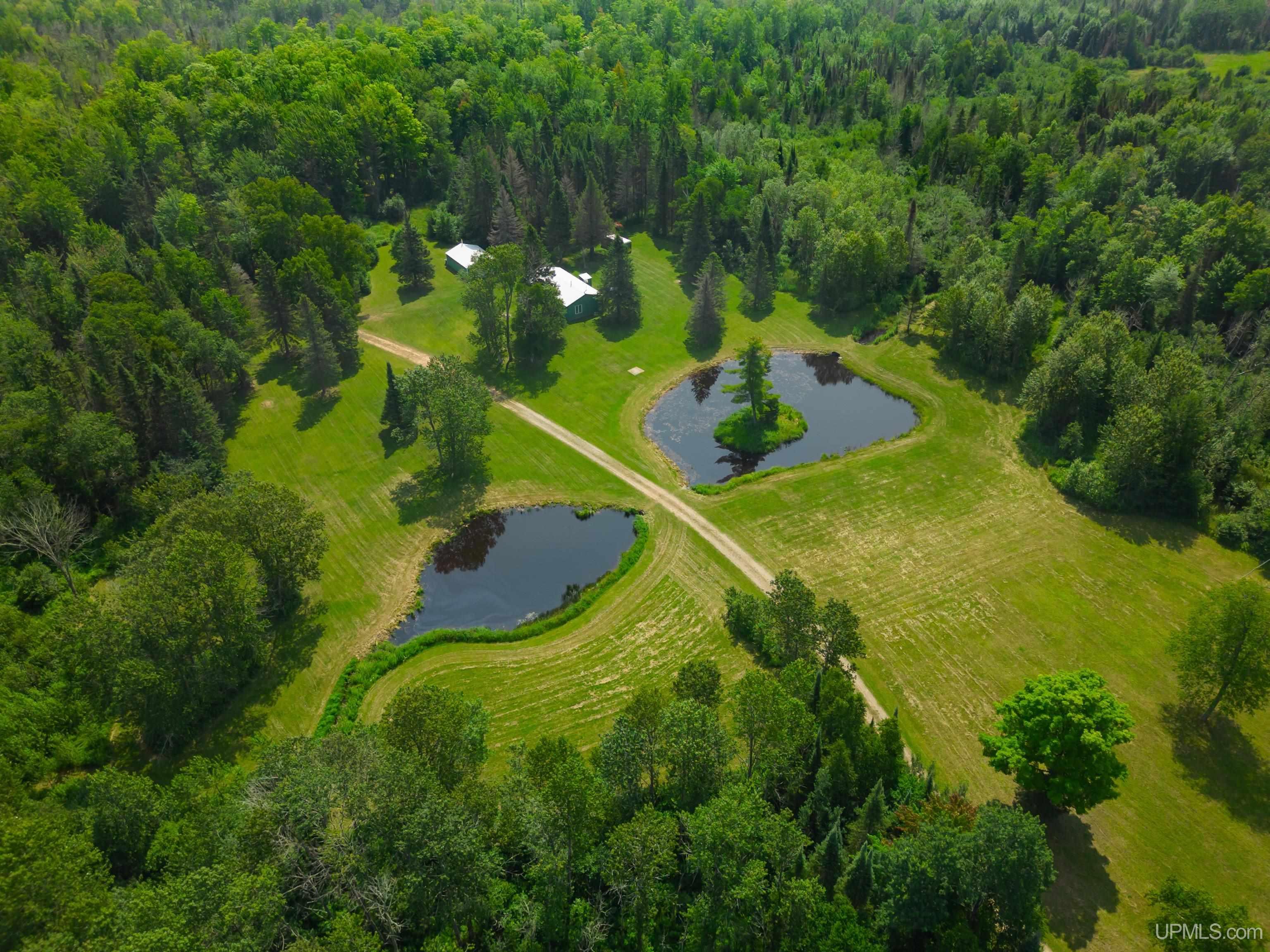 3 bedroom single family with Waterfront in Rock, Michigan