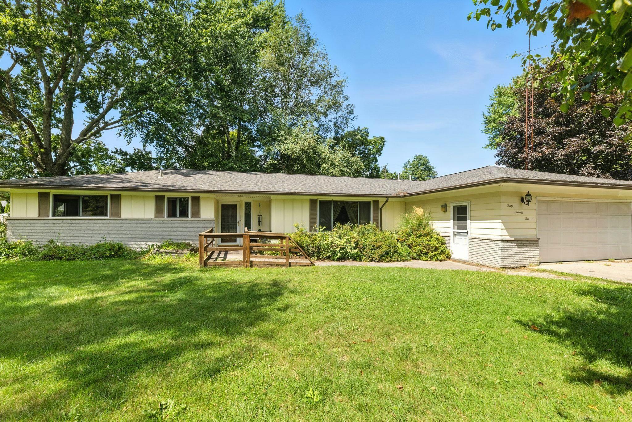 Homes for sale in St Clair, MI | 3075 Westcott Dr, St Clair, MI 48060 | MLS# 58050184731