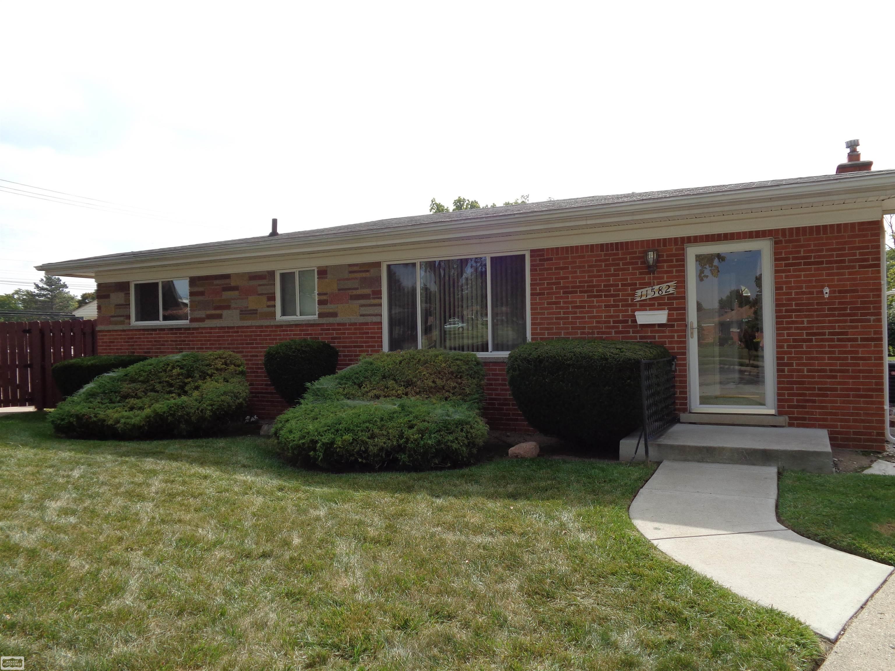 11582 Gerald DR WarrenCity_Macomb Michigan 48093