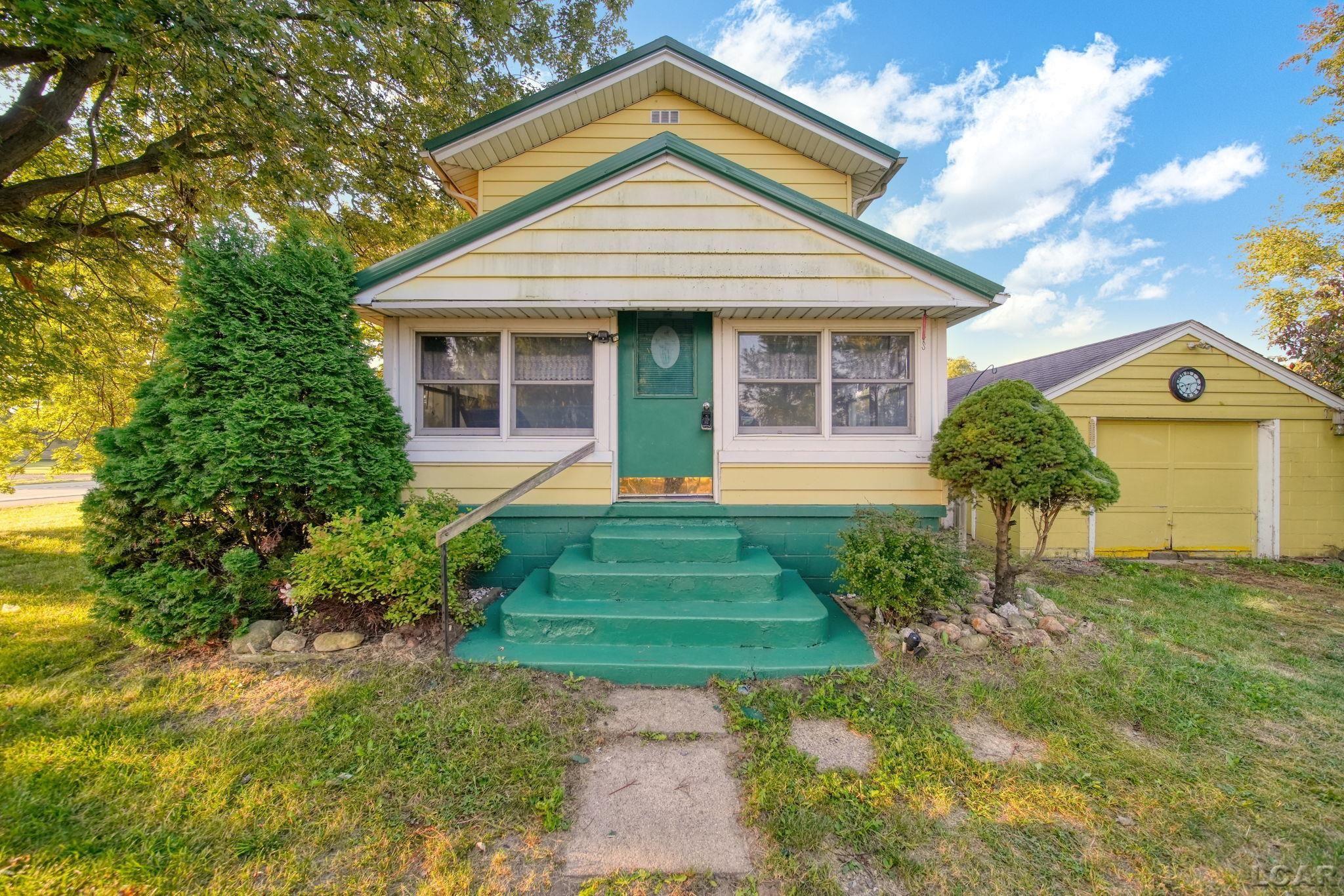 <p>FEATURED LISTINGS</p>