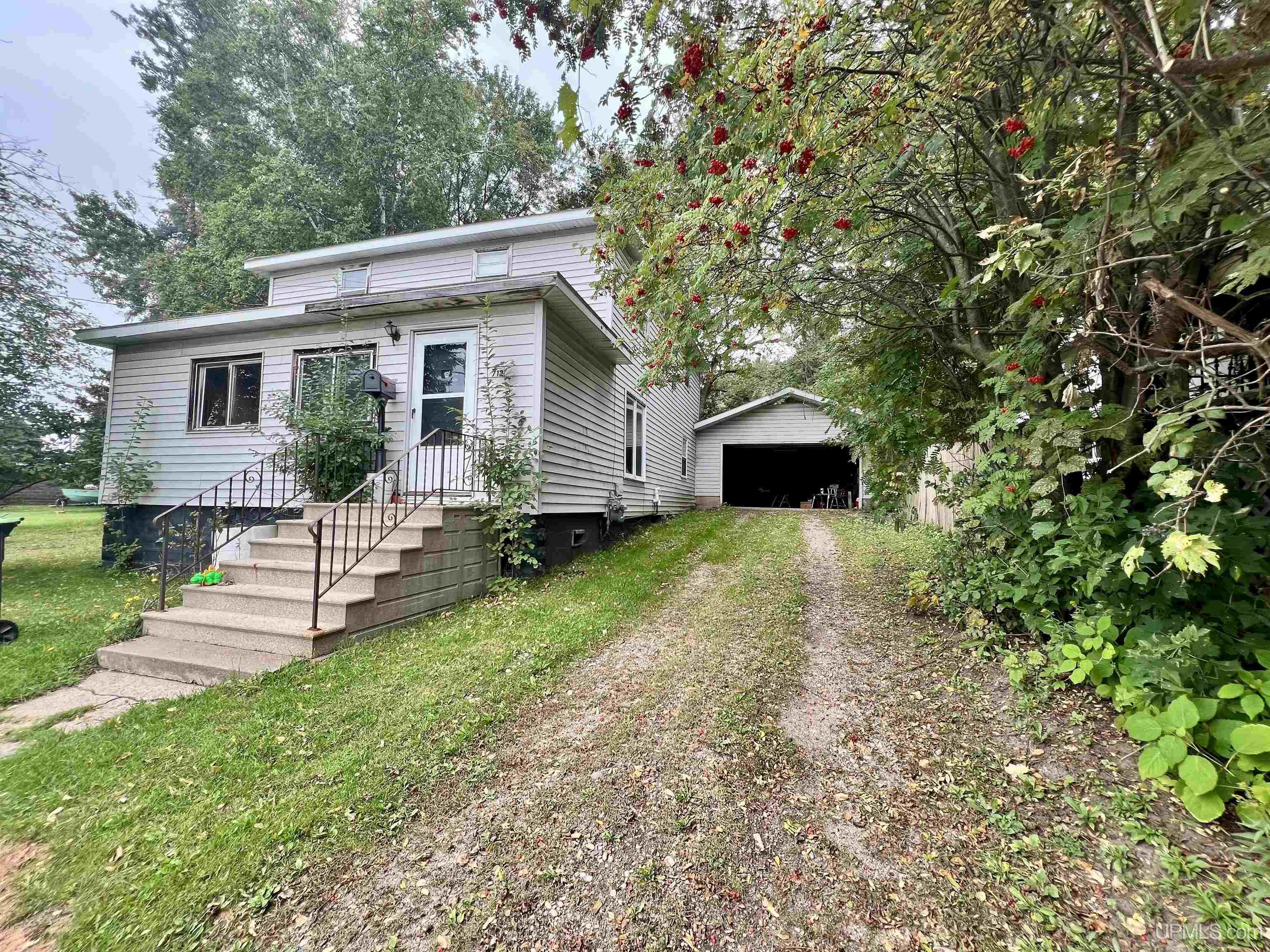 712 N Milwaukee Avenue