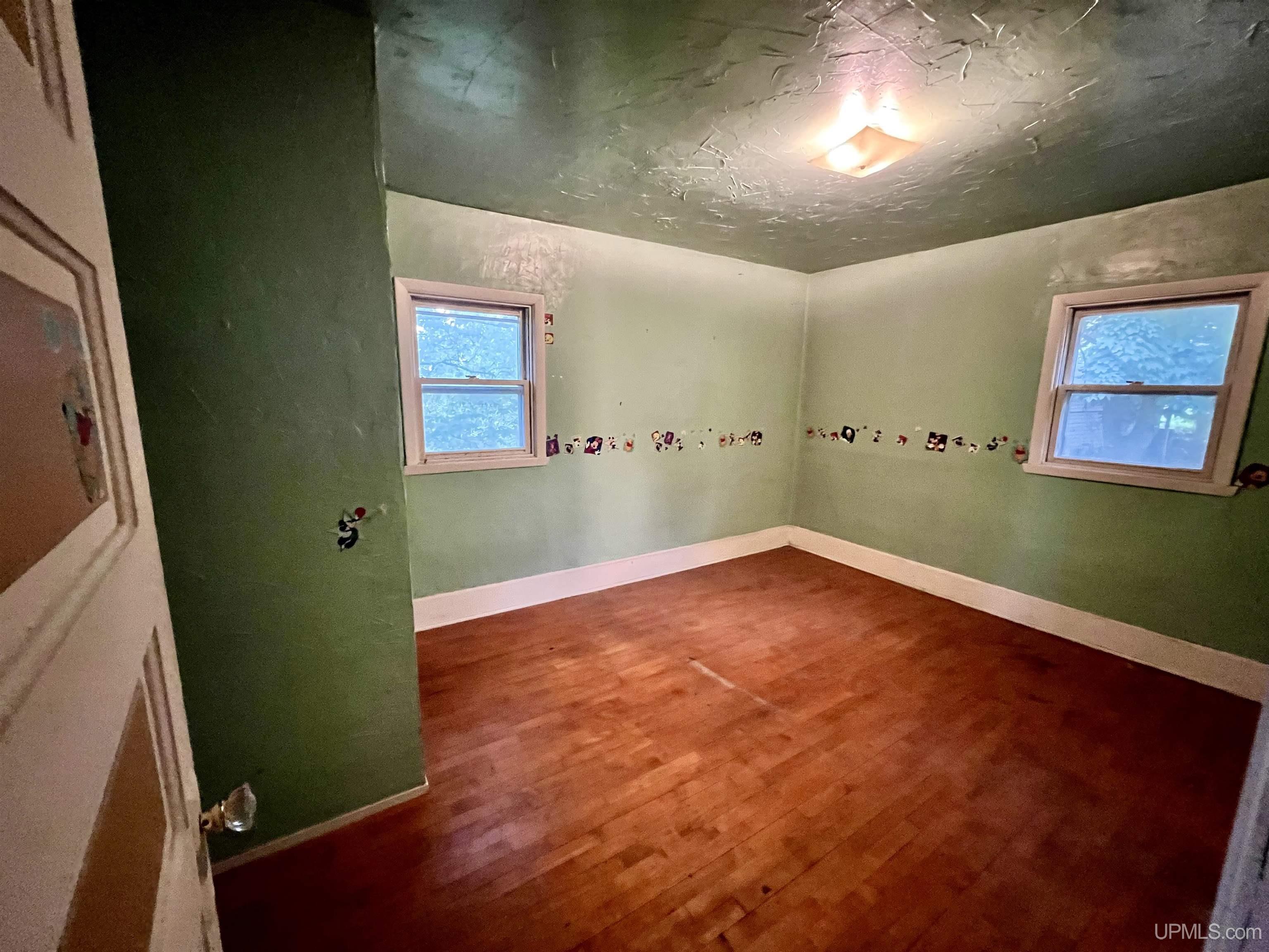 712 N Milwaukee Avenue