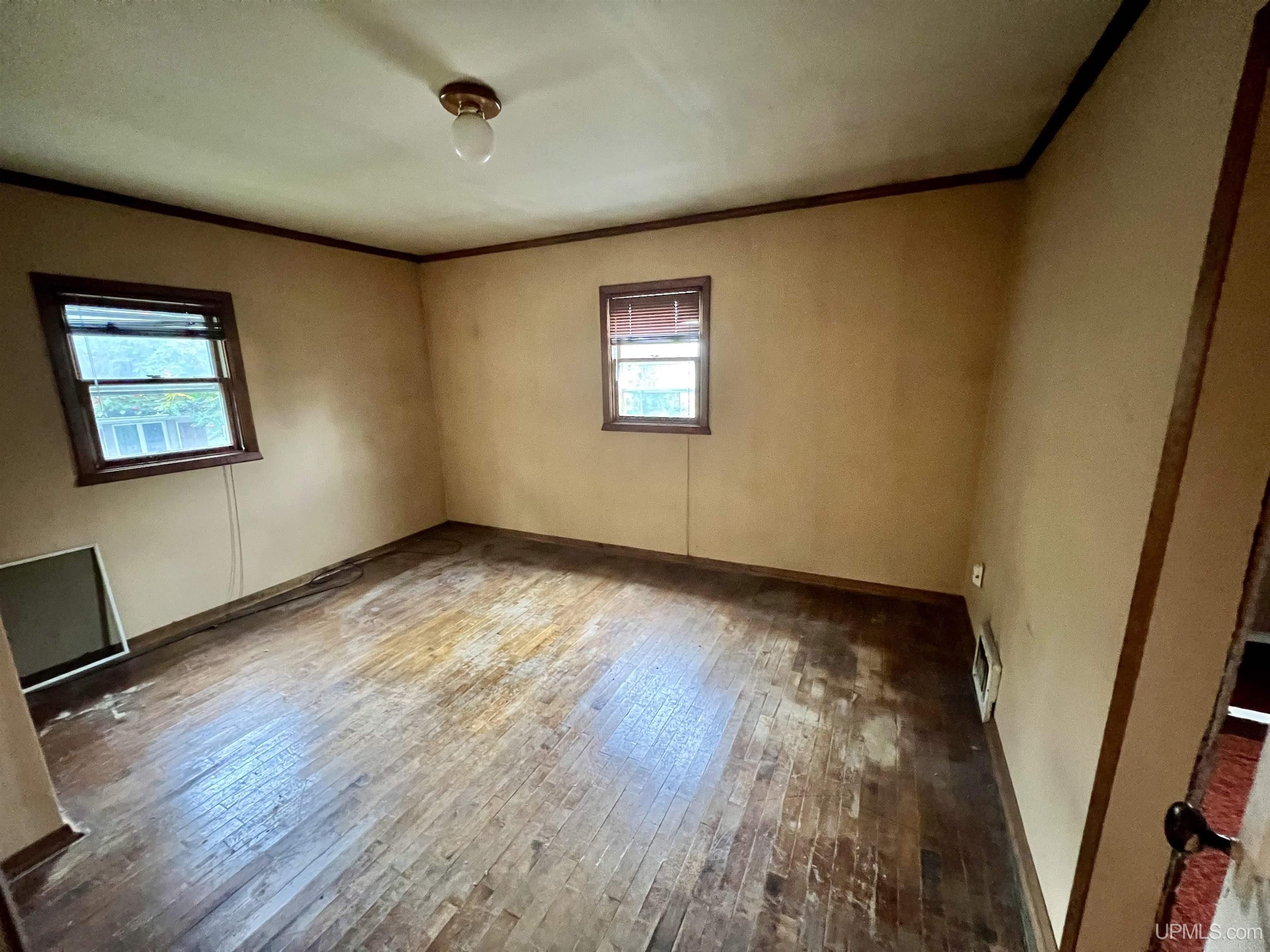 712 N Milwaukee Avenue