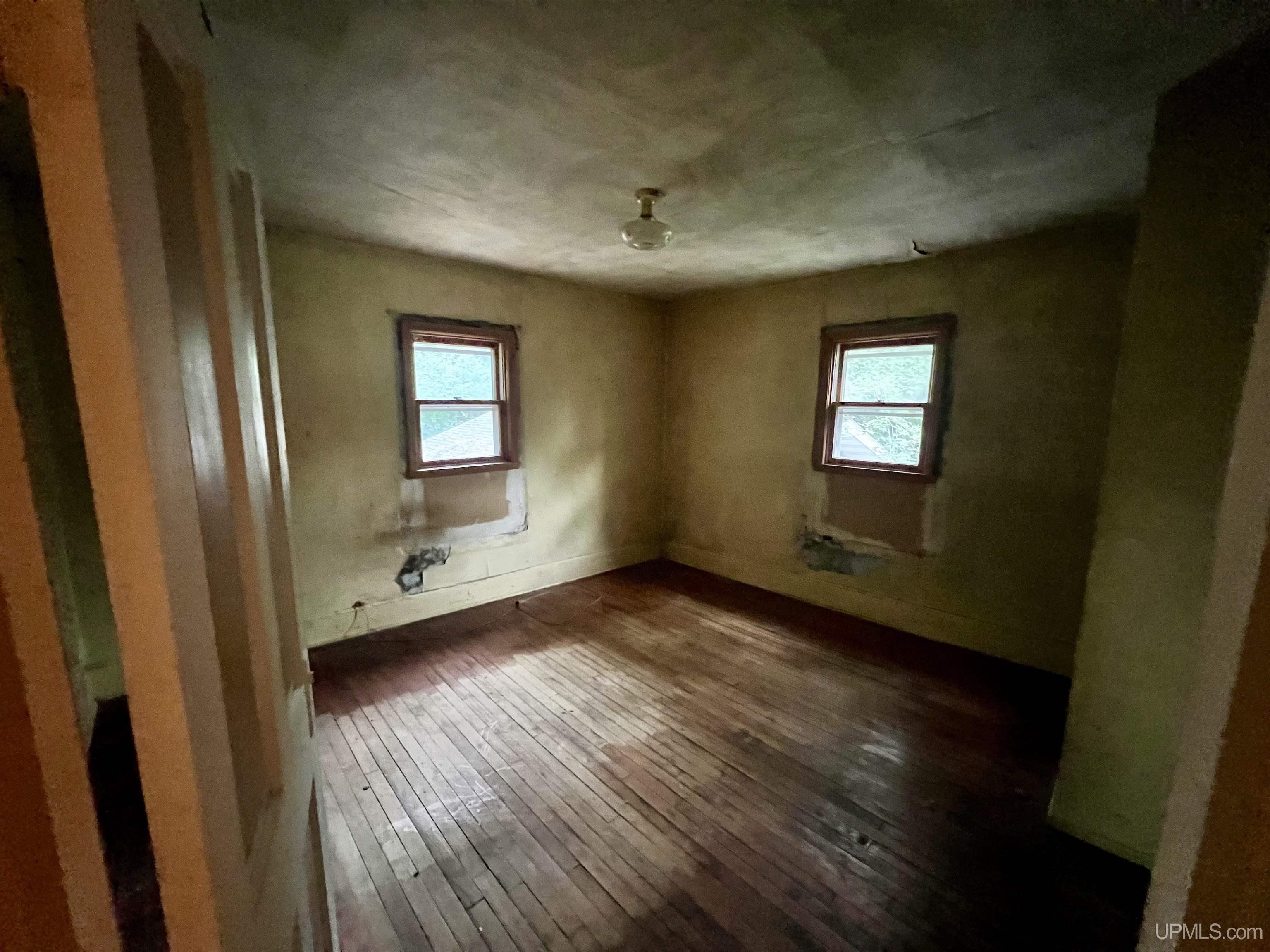 712 N Milwaukee Avenue