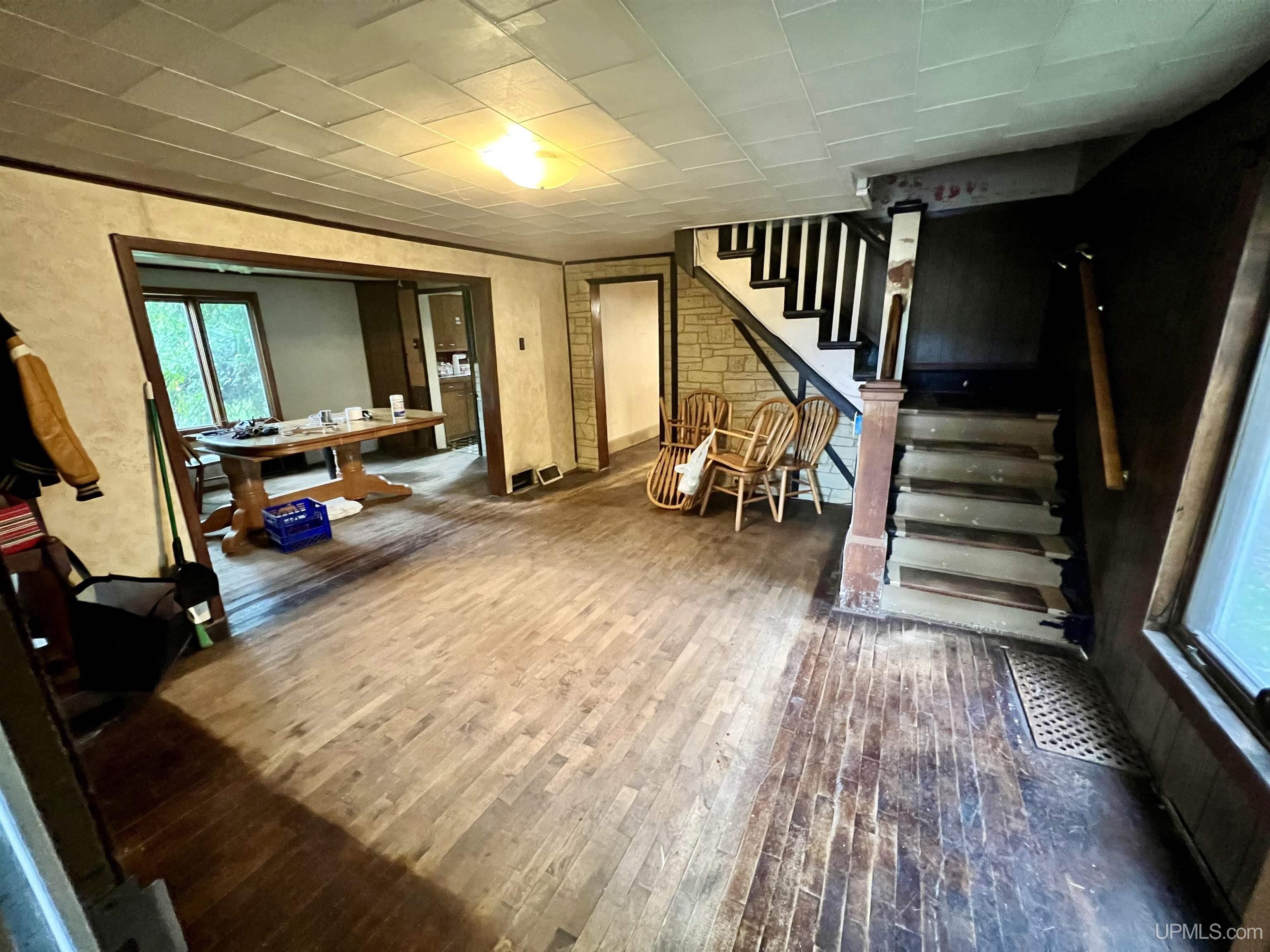 712 N Milwaukee Avenue