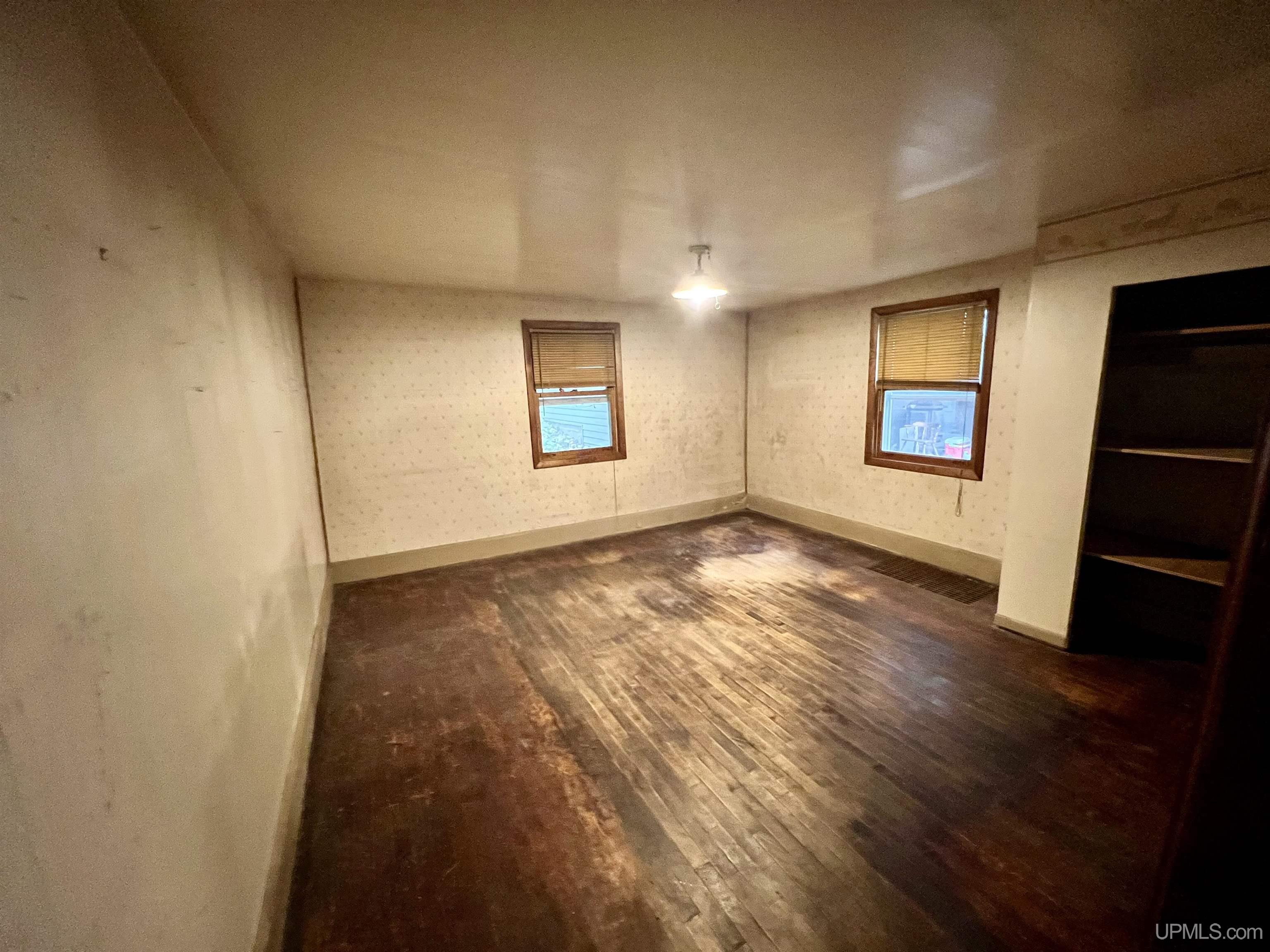 712 N Milwaukee Avenue