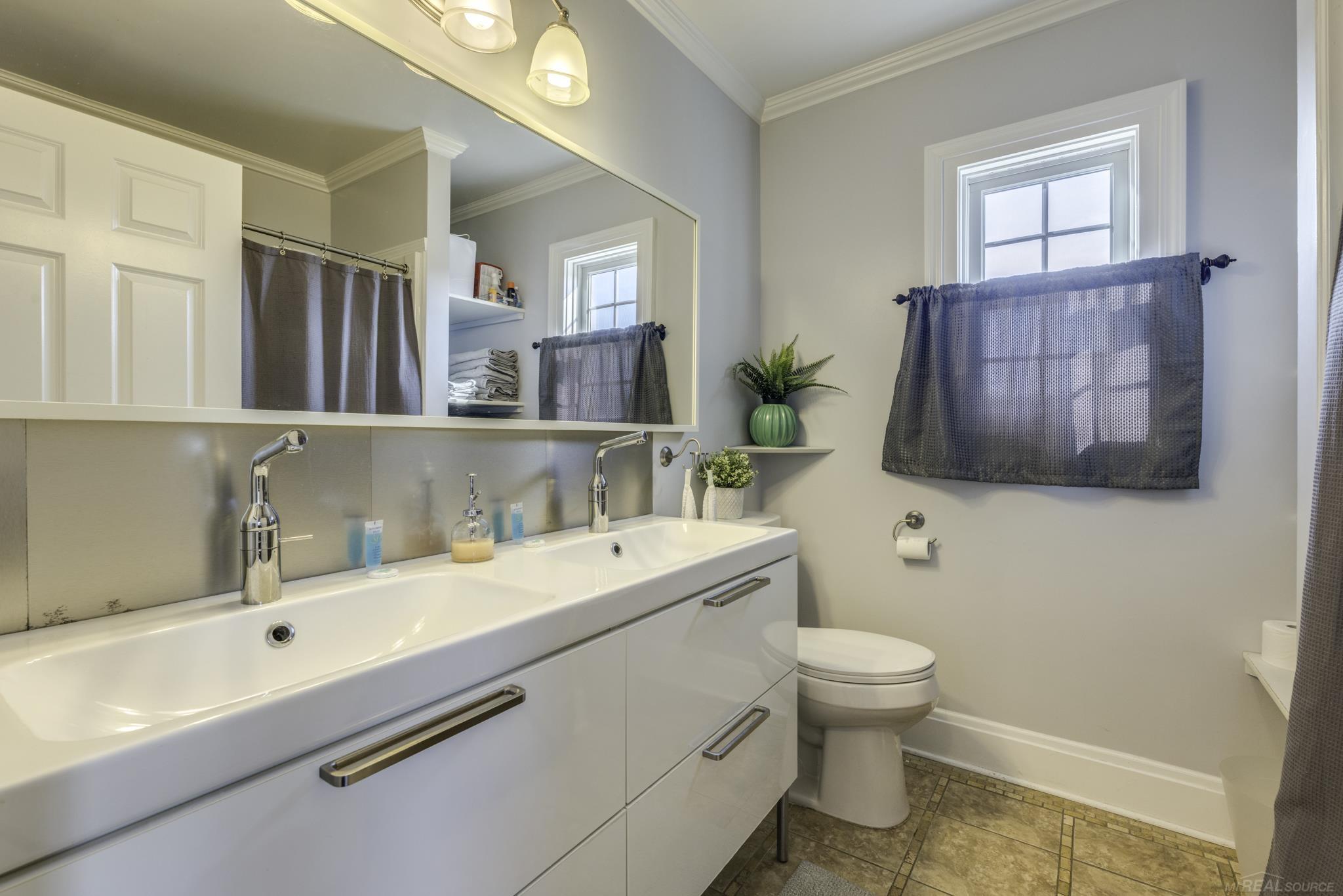 5520 Main Street, Lexington, MI, 48450