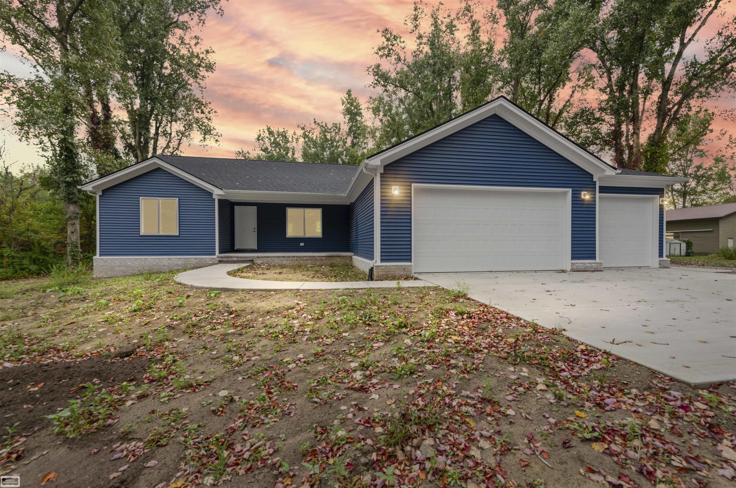 Homes for sale in Fort Gratiot Charter Township St Clair, MI | 3363 Carrigan Rd, Fort Gratiot Charter Township St Clair, MI 48059 | MLS# 58050189144