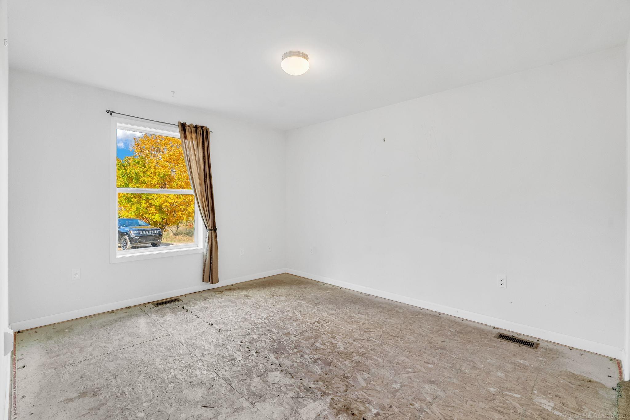 6136 Burns Line Road, Croswell, MI, 48422