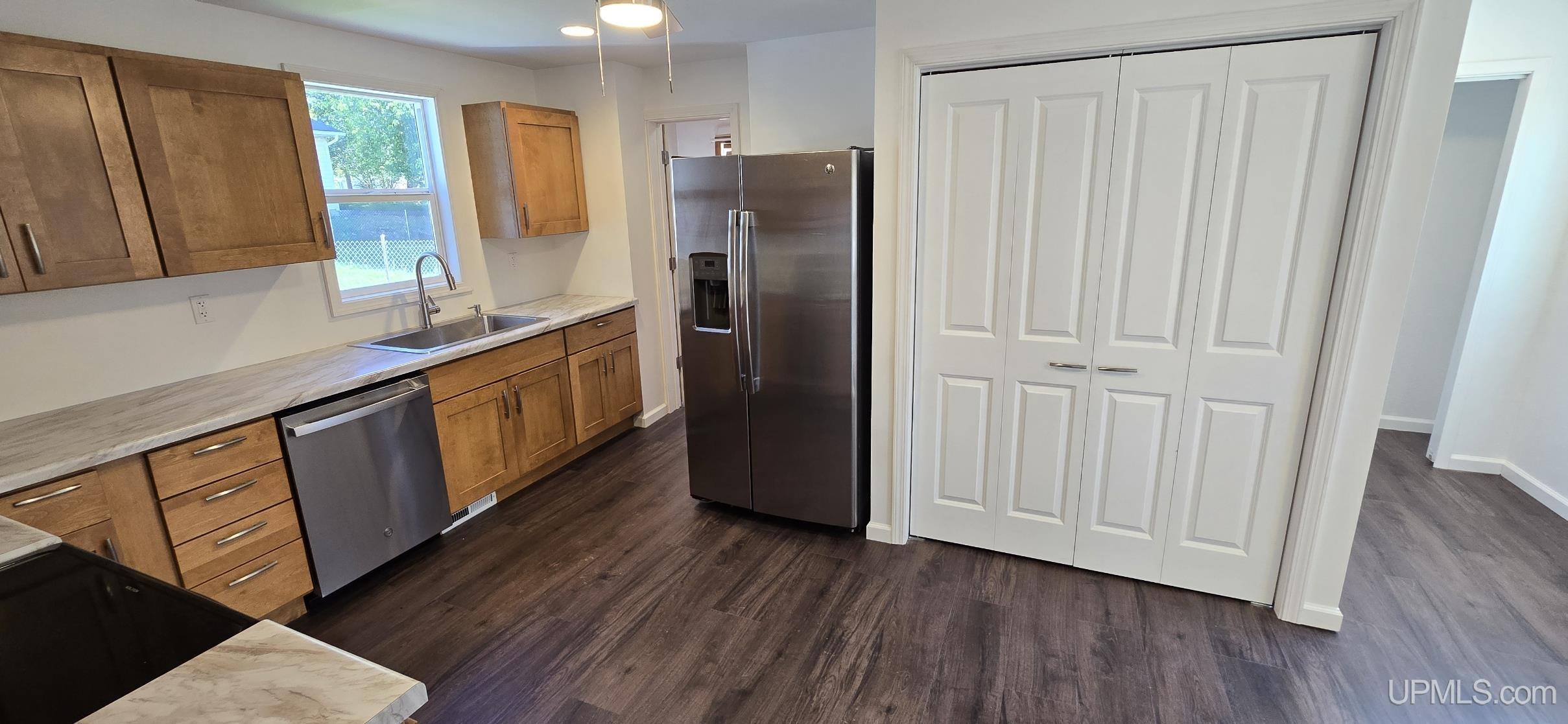 601 E Margaret Street