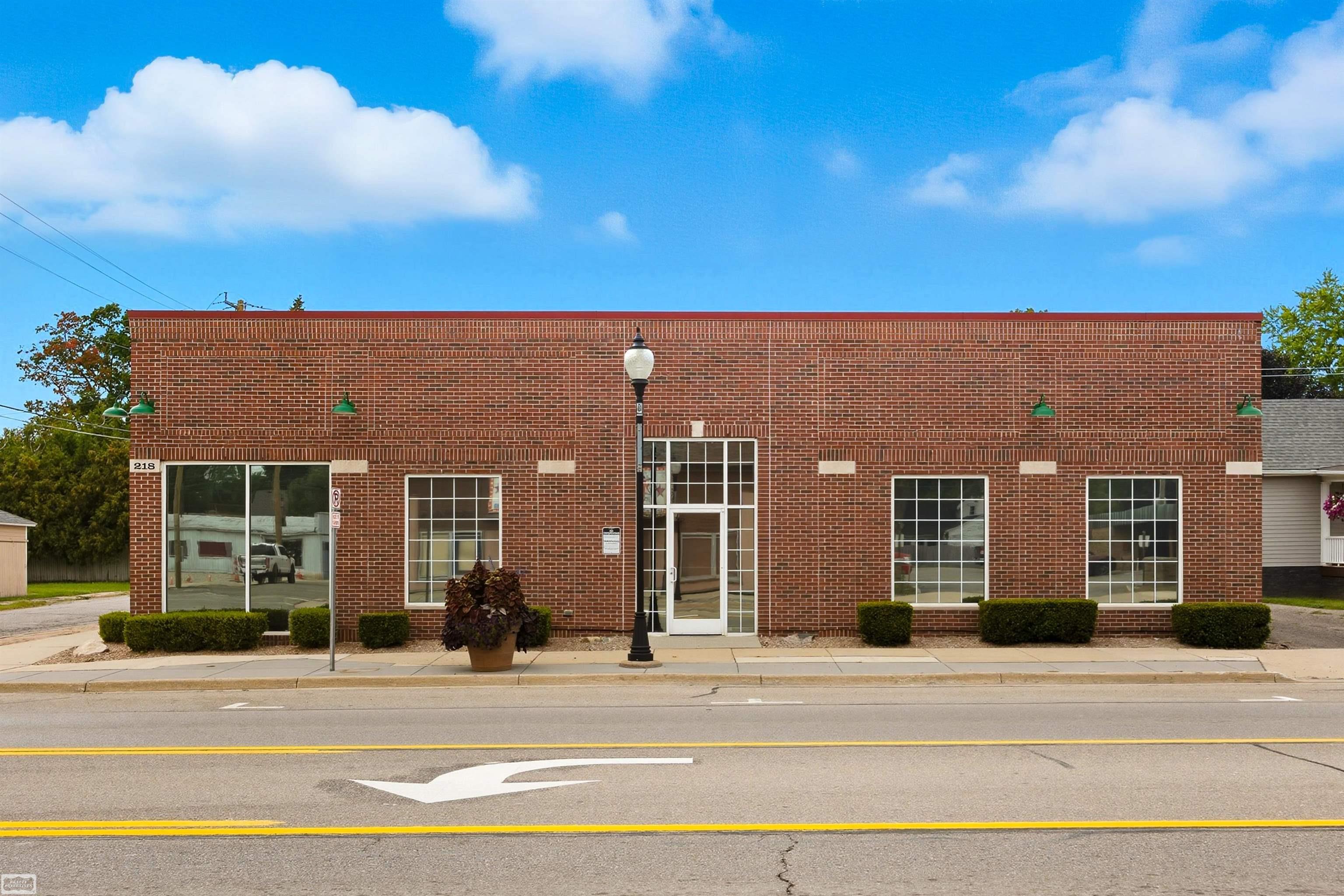 218 S Main Street photo 3