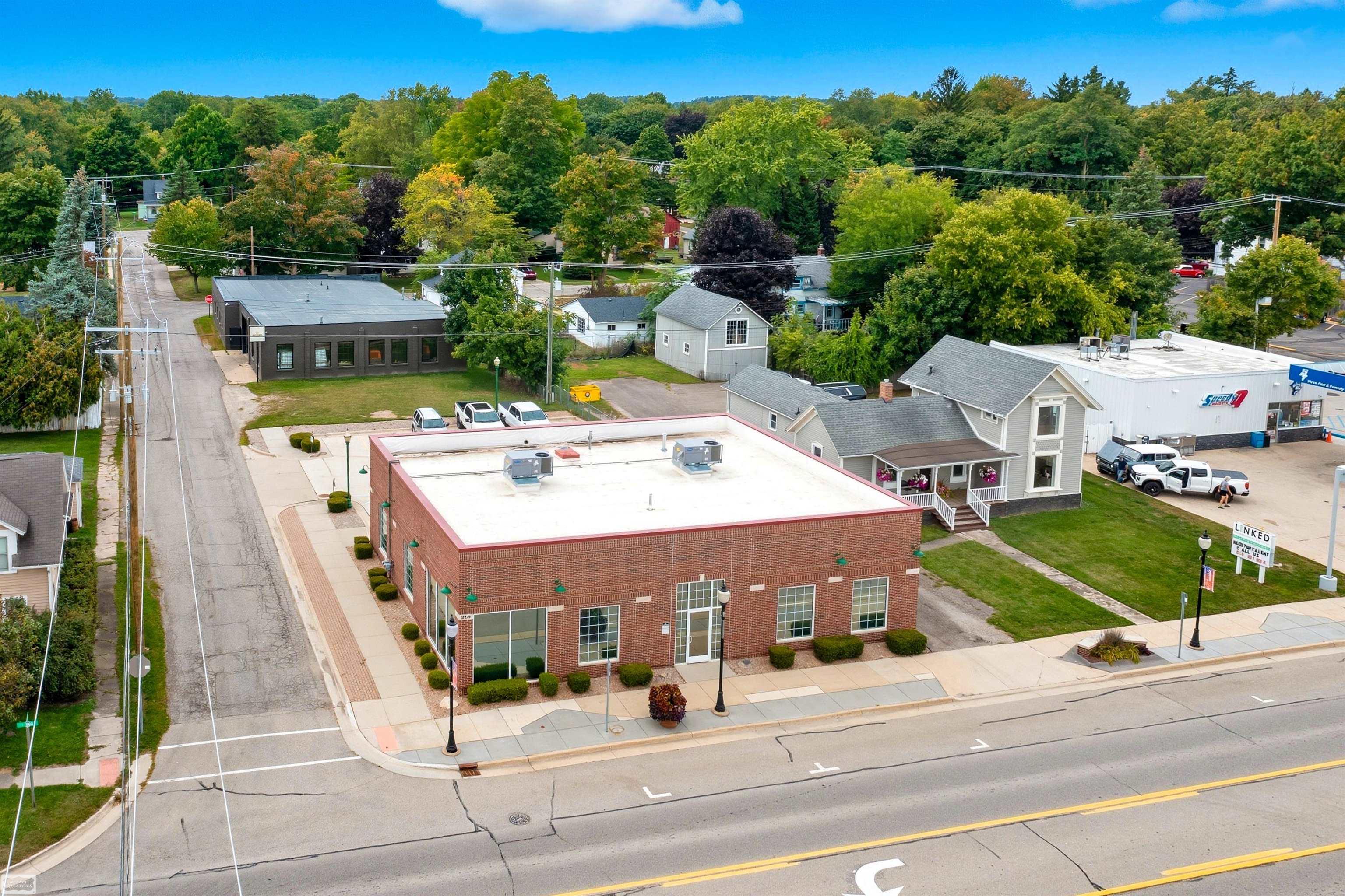 218 S Main Street photo 4
