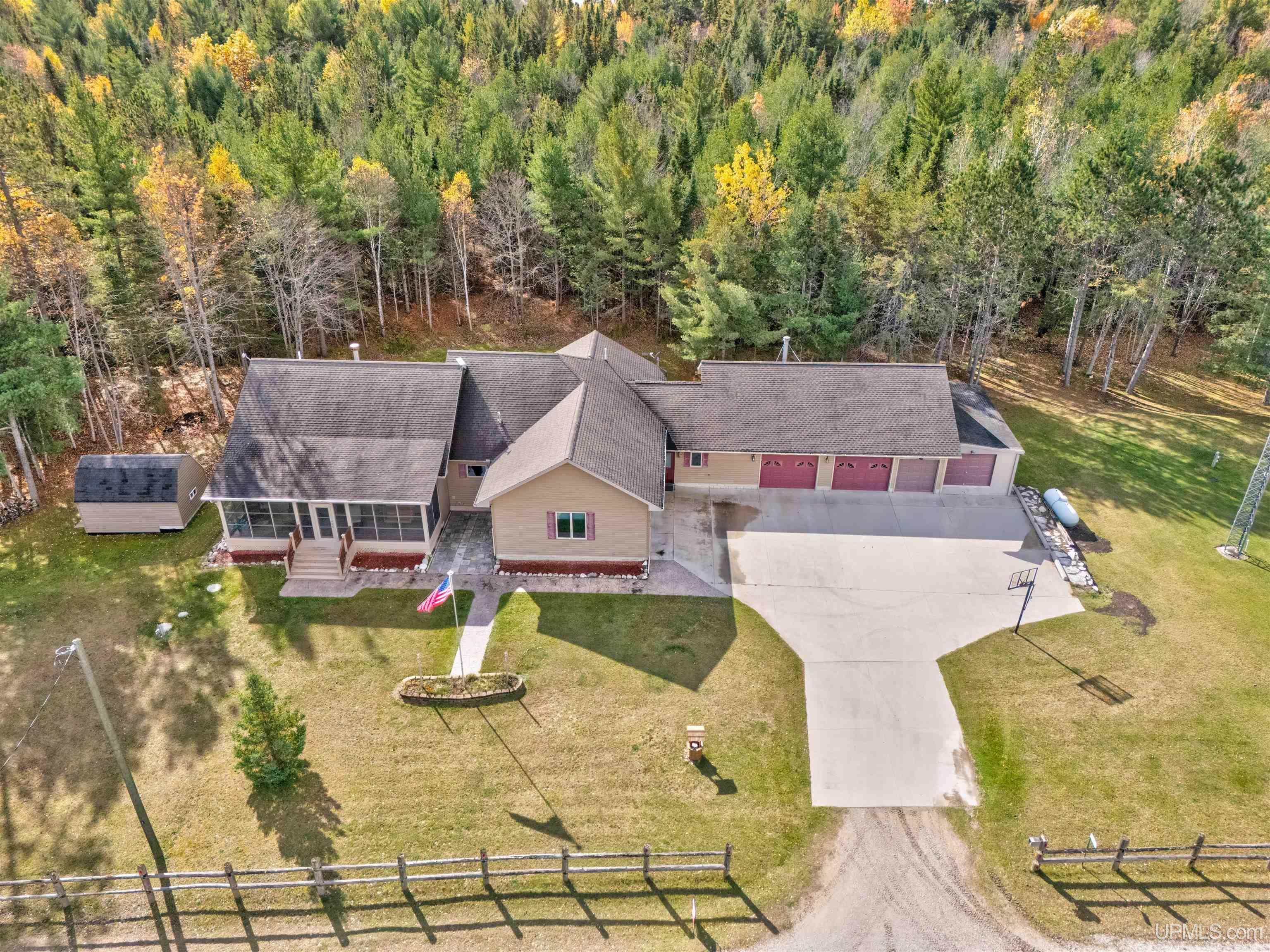 3 bedroom single family residence,1 to 4 units in Cooks, Michigan