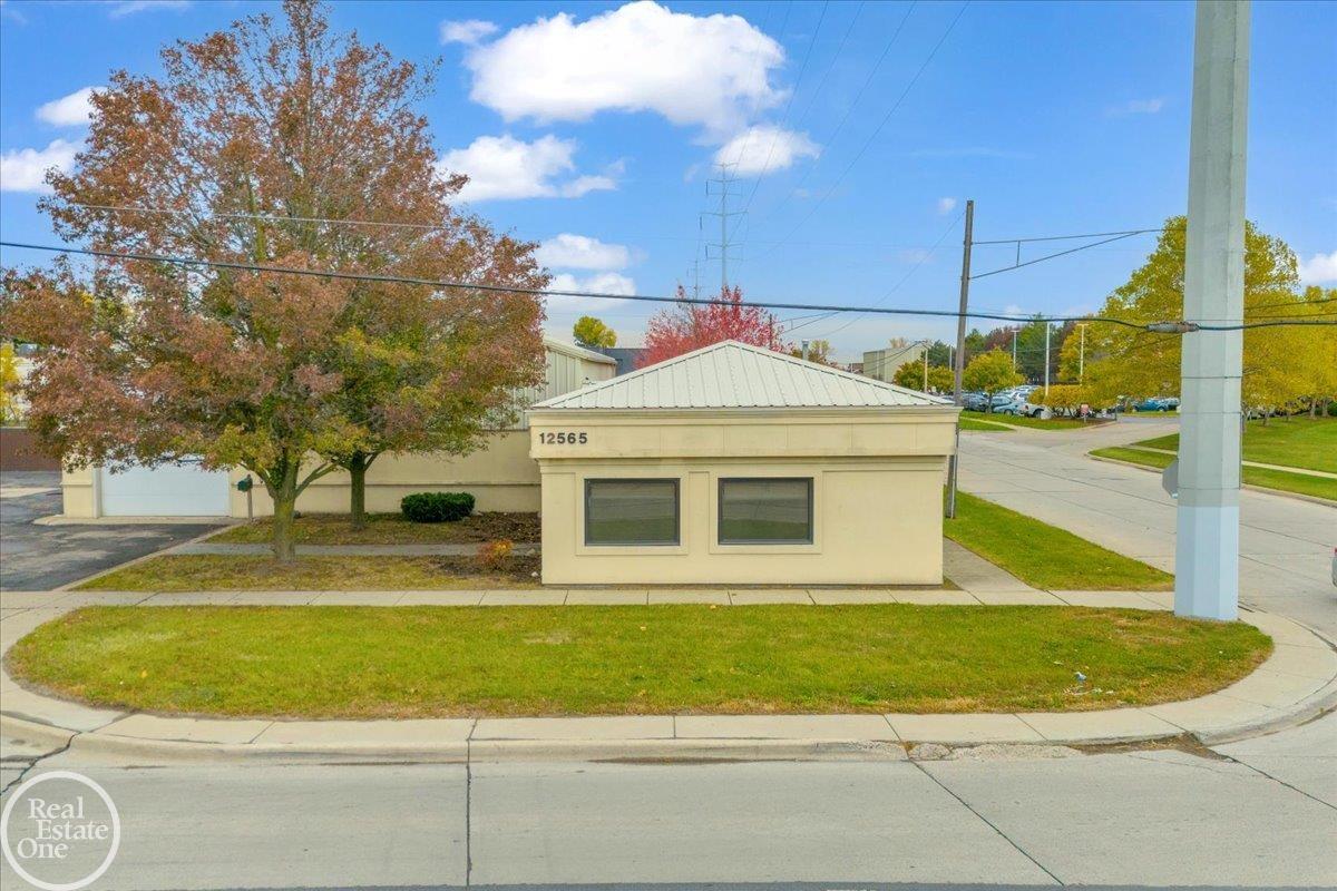 12565 E 9 MILE RD WarrenCity_Macomb Michigan 48089
