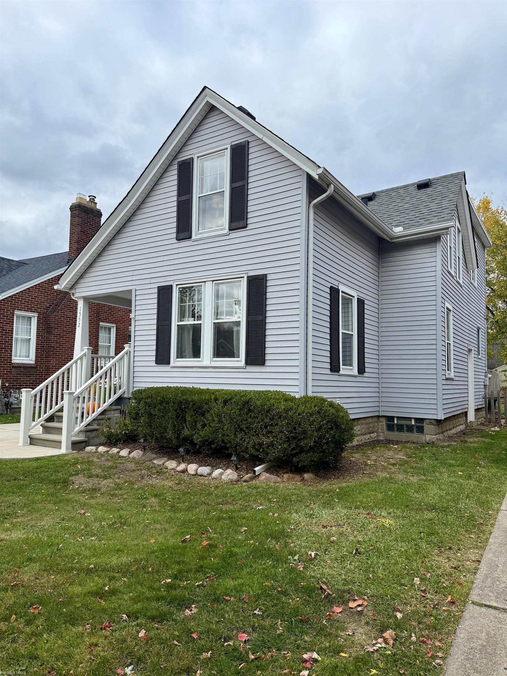 Homes for sale in Grosse Pointe Woods City Wayne, MI | 1552 Brys Dr, Grosse Pointe Woods City Wayne, MI 48236 | MLS# 58050193161