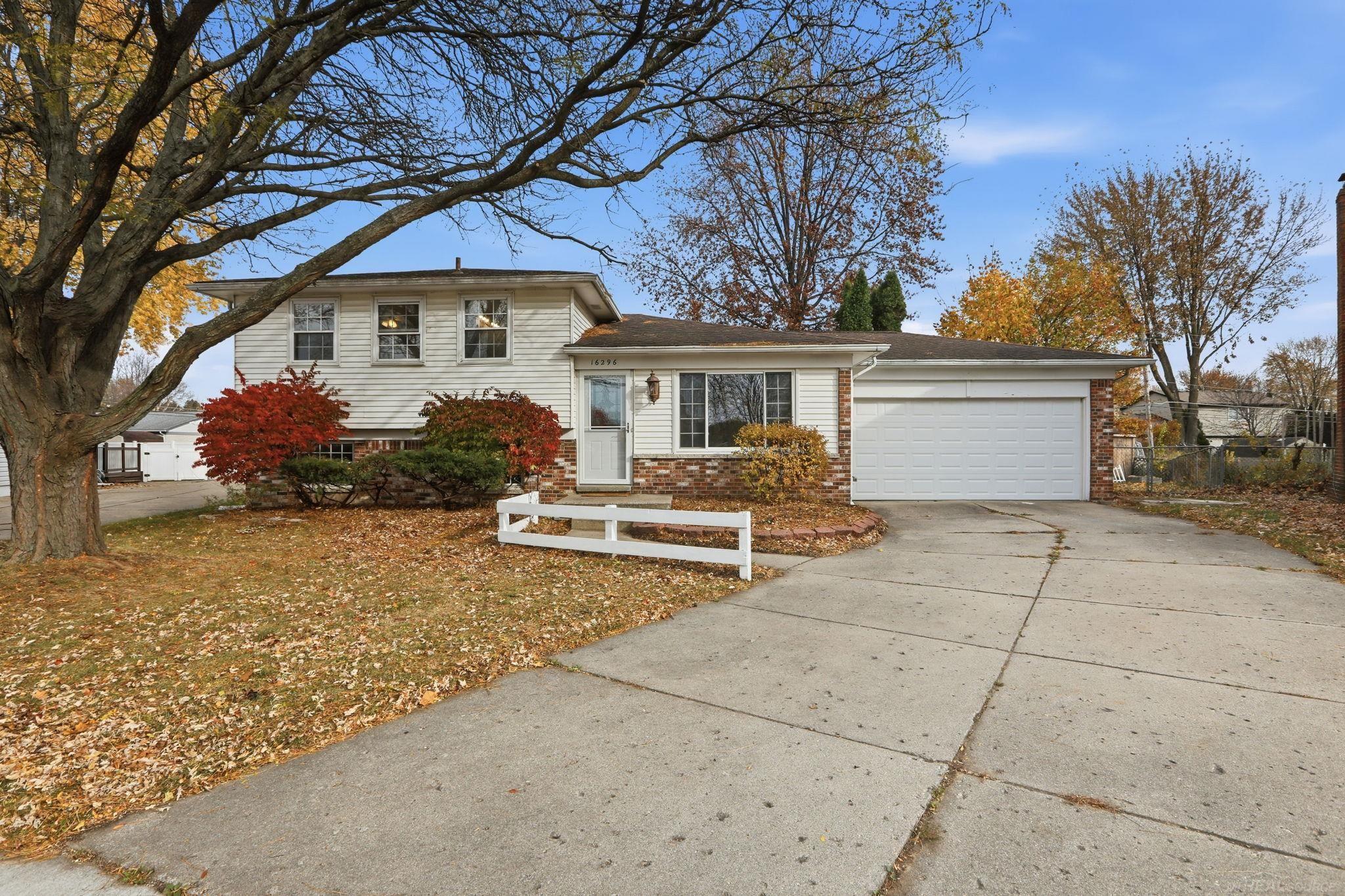 16296 Picton CT ClintonCharterTownship_Macomb Michigan 48038