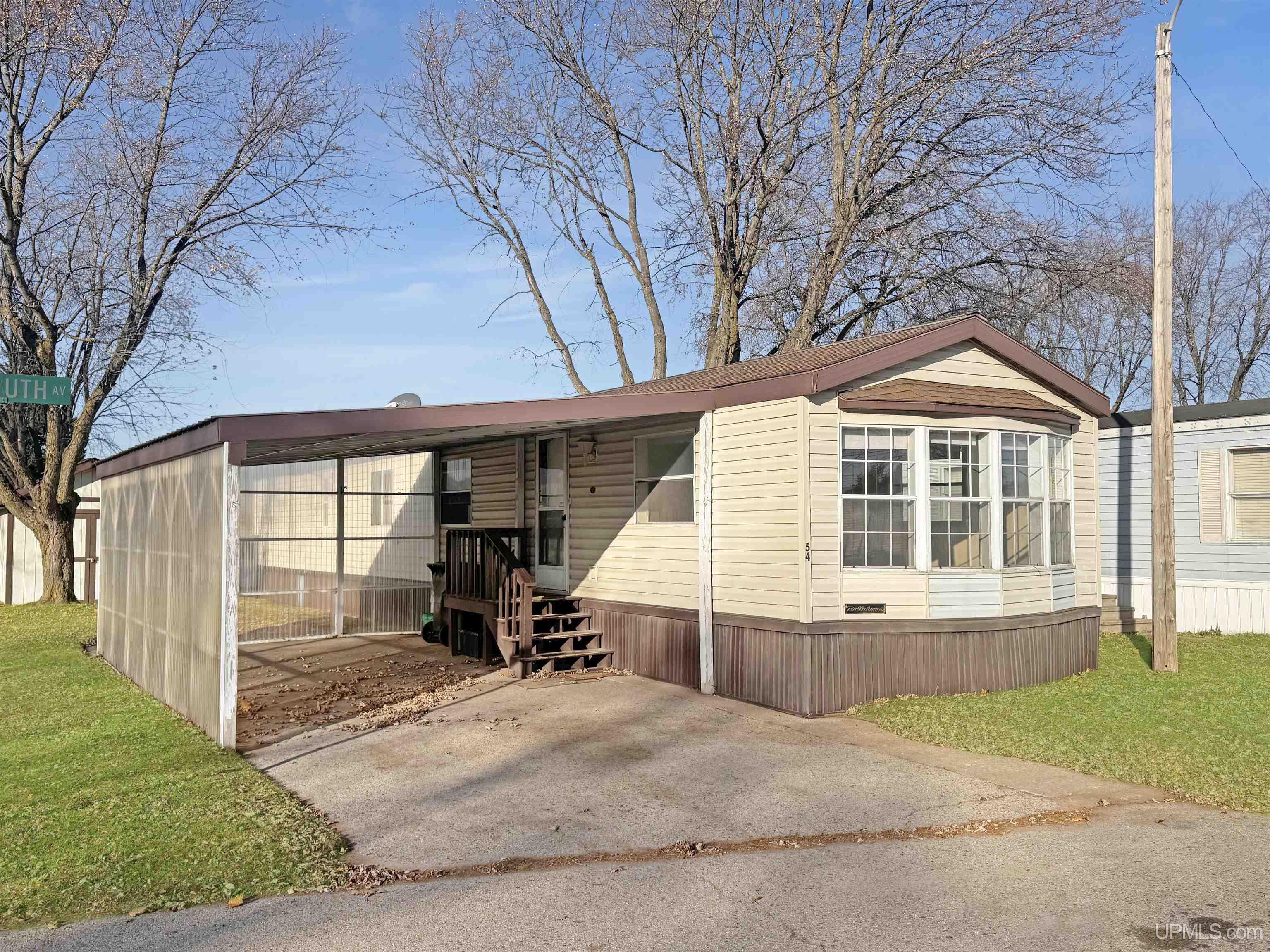 2 bedroom mobile home in Escanaba, Michigan