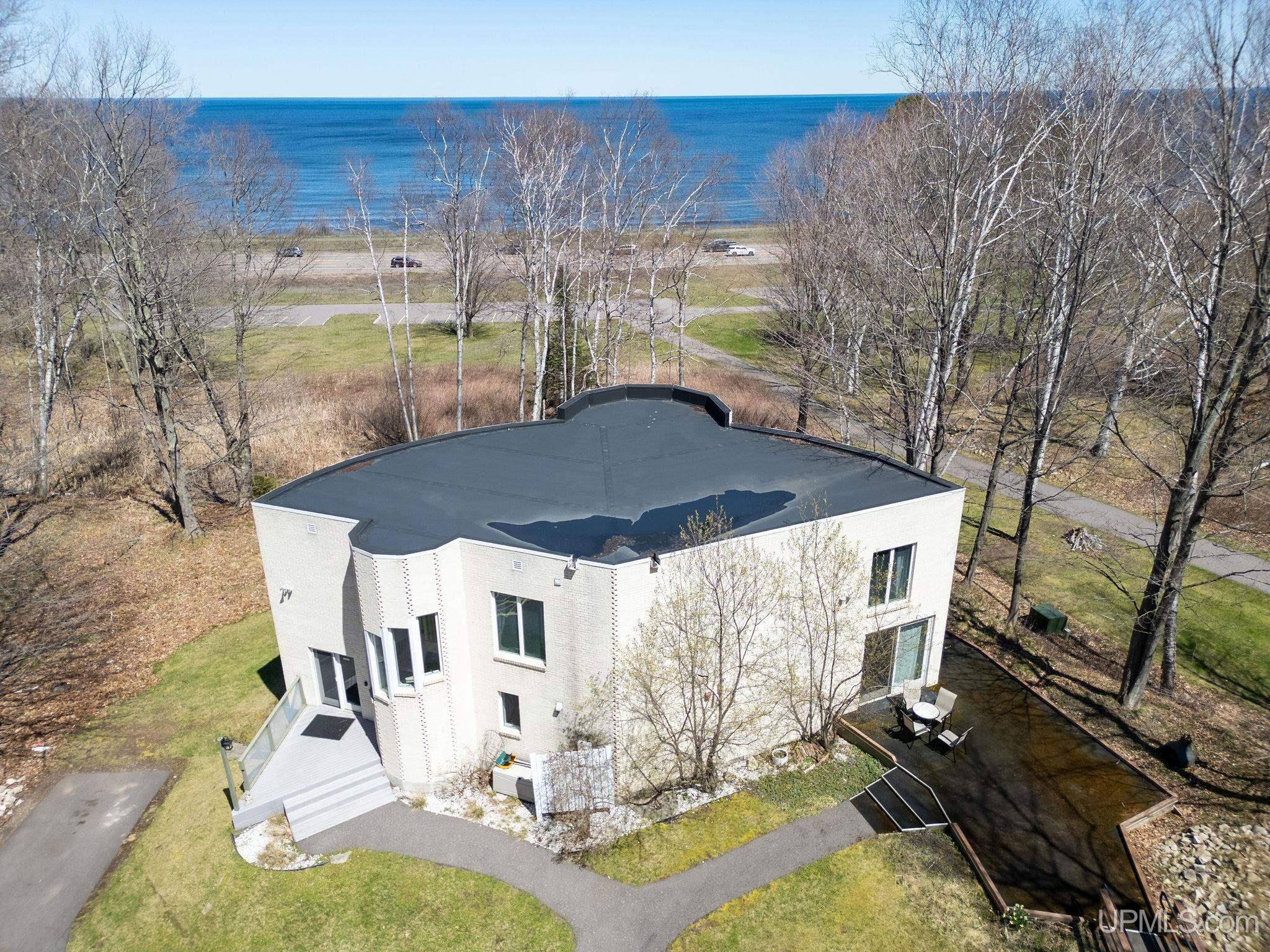 The Intercontinental