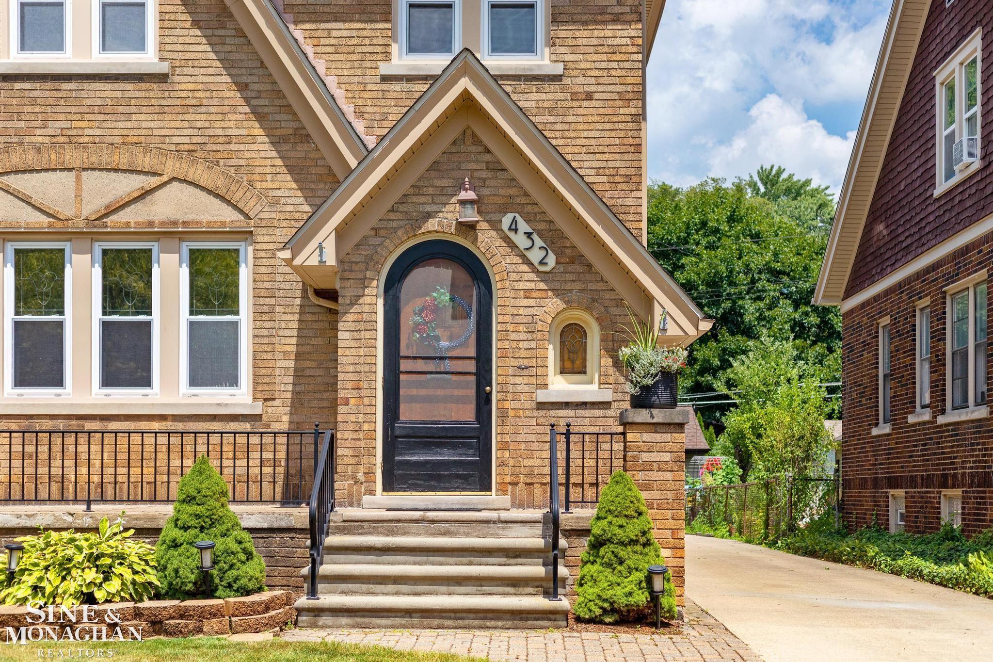 Homes for sale in Grosse Pointe Farms City Wayne, MI | 432 Calvin Ave, Grosse Pointe Farms City Wayne, MI 48236 | MLS# 58050194728