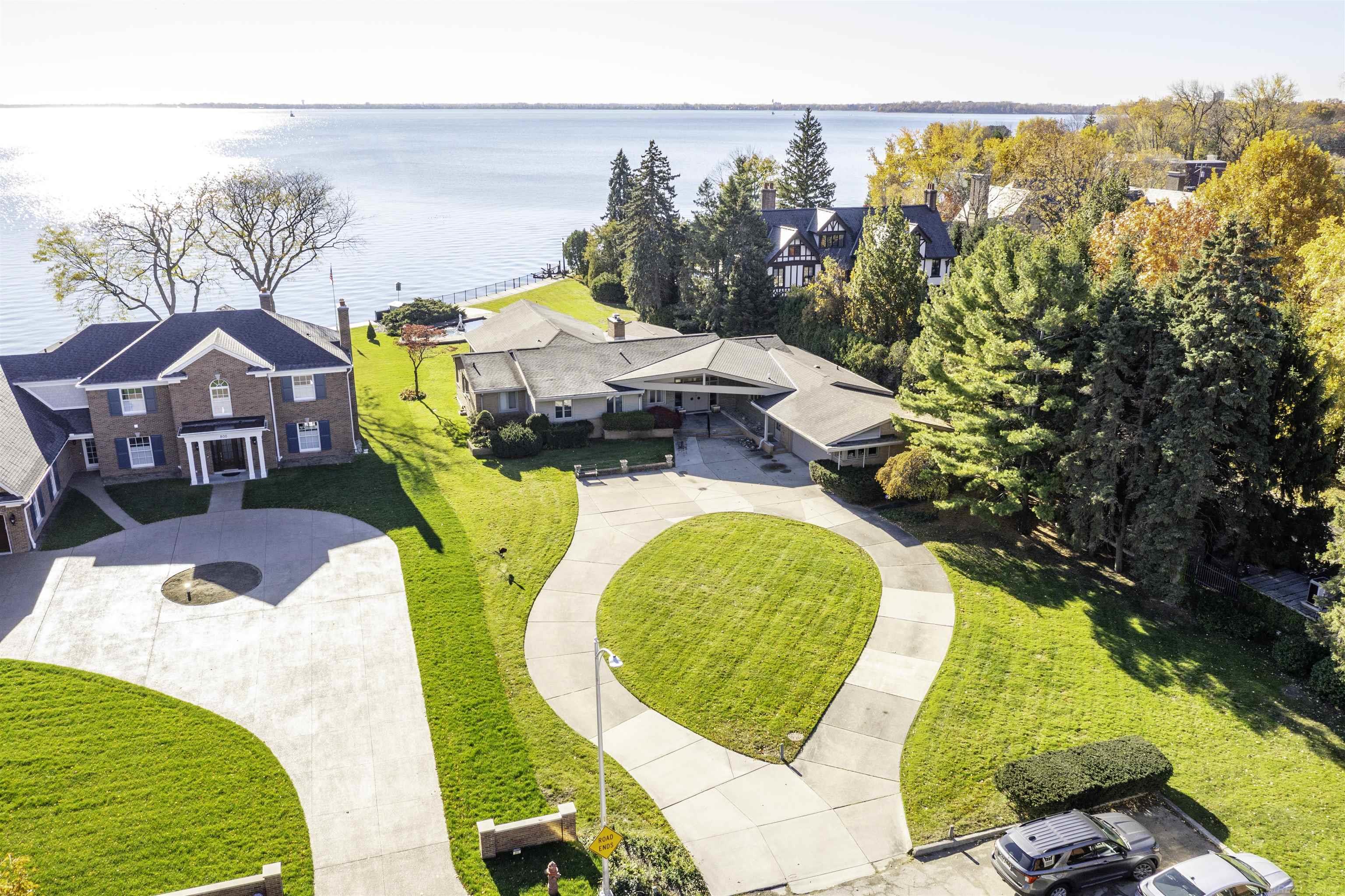 Homes for sale in Grosse Pointe Park City Wayne, MI | 801 Park Ln, Grosse Pointe Park City Wayne, MI 48230 | MLS# 58050195060