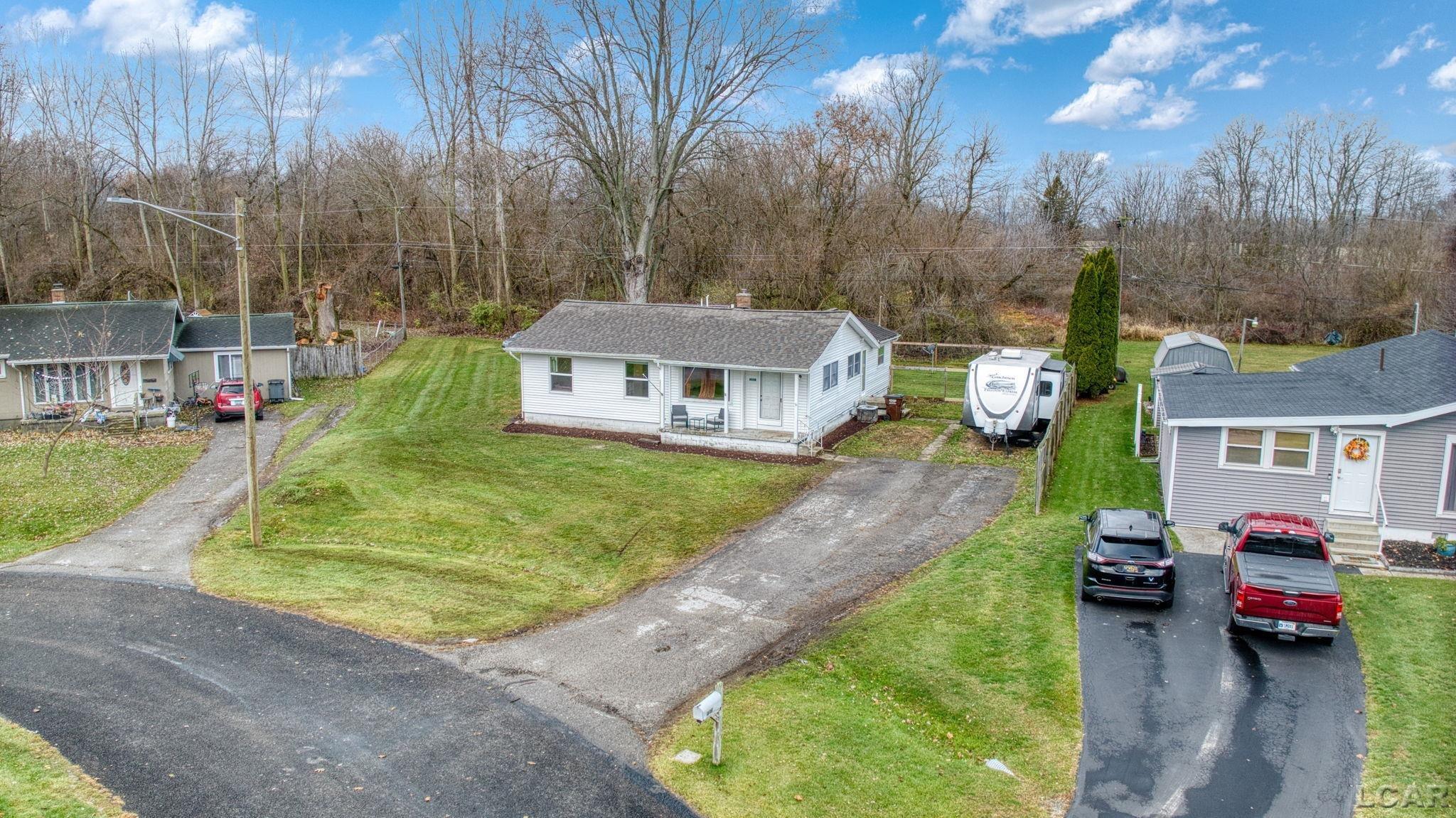 <p>FEATURED LISTINGS</p>