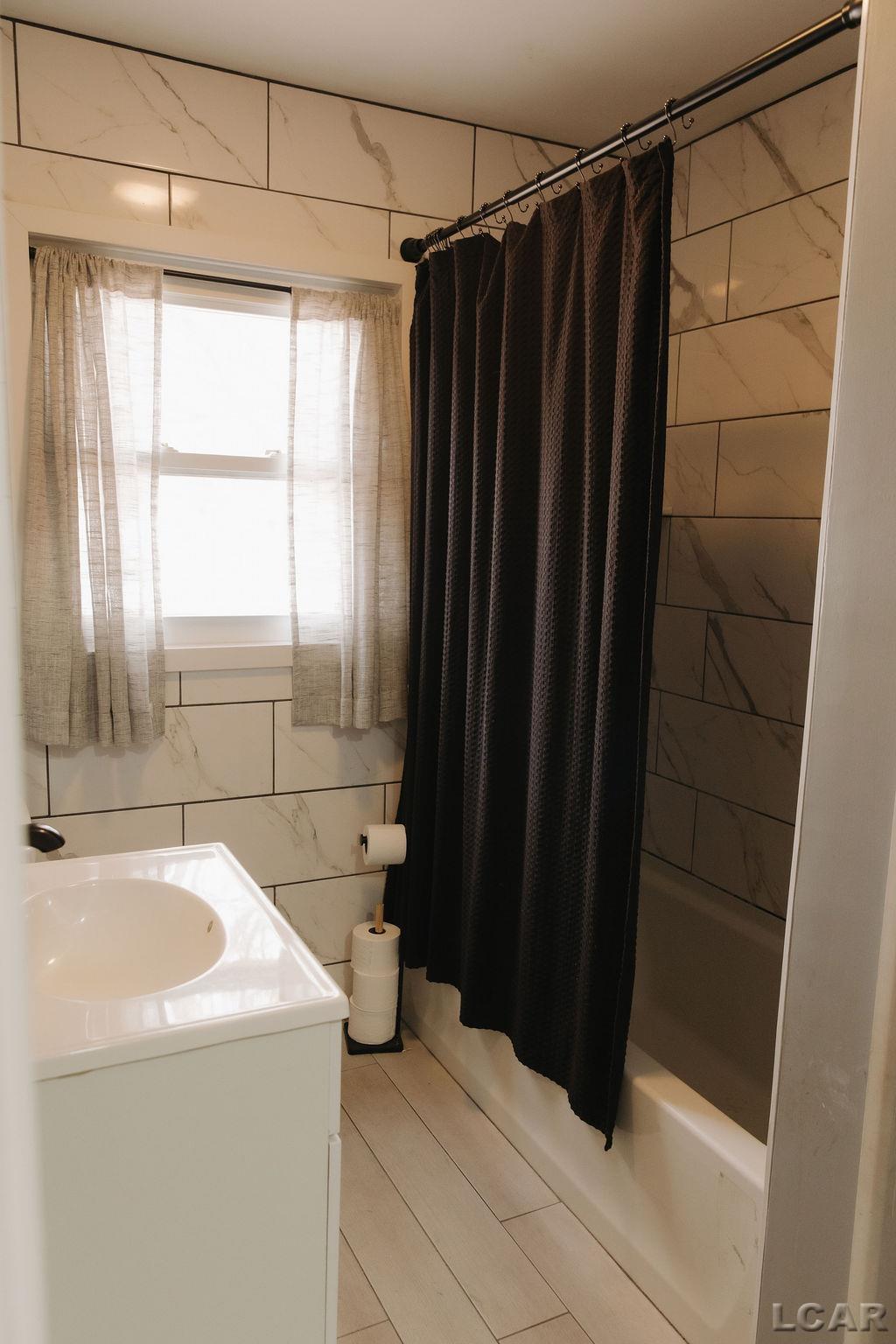 2281 Fairview Drive, Adrian, MI, 49221