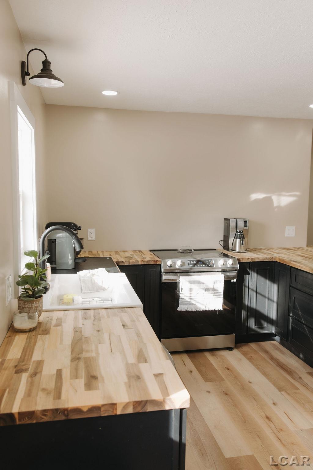 2281 Fairview Drive, Adrian, MI, 49221