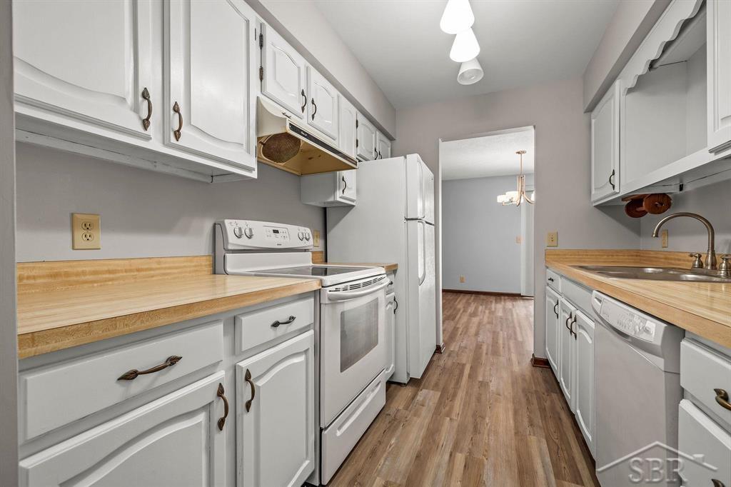 Homes for sale in Midland, MI | 4903 Grandview Cir, Midland, MI 48640 | MLS# 50195647