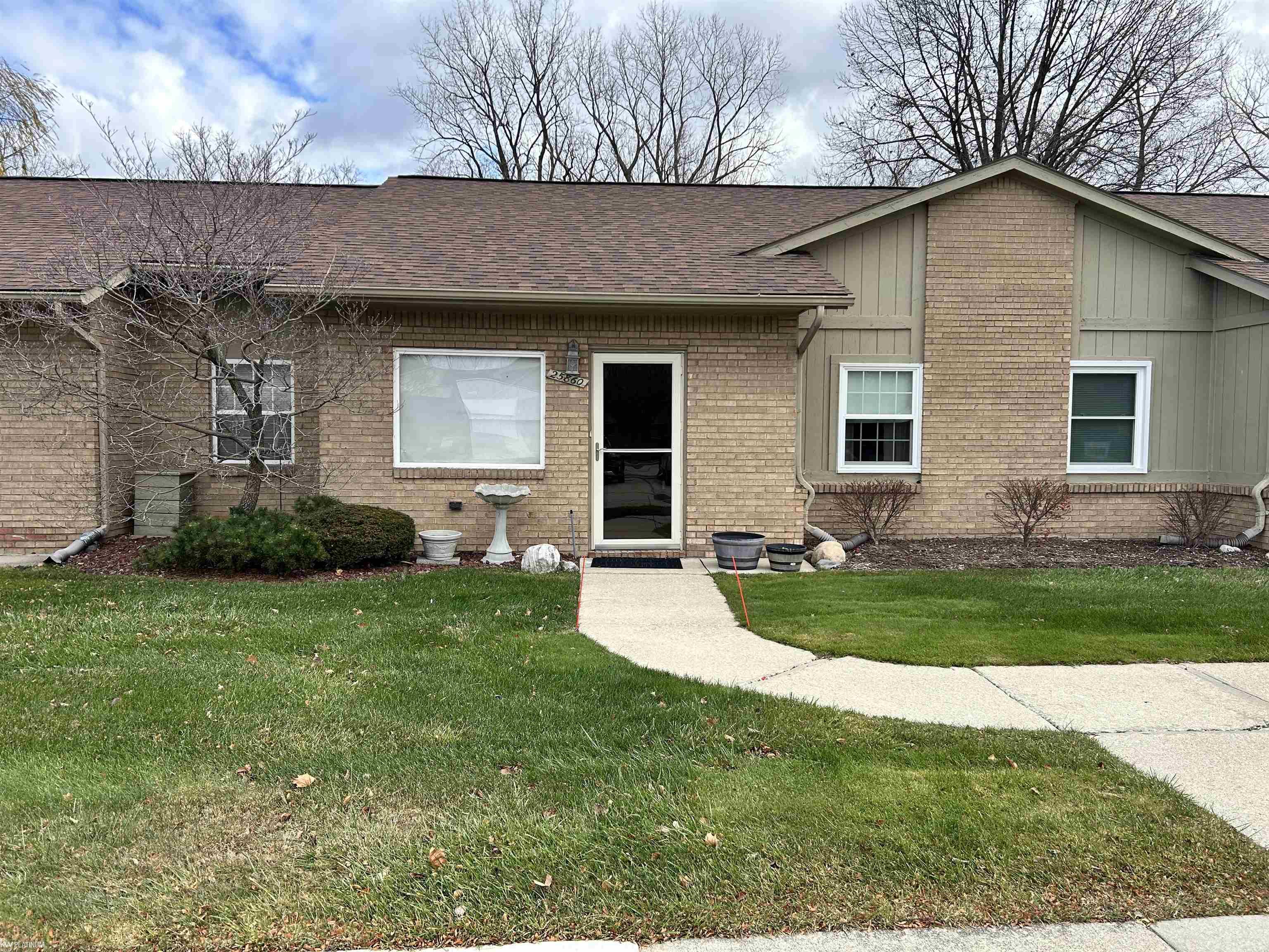 25860 Lira LN WarrenCity_Macomb Michigan 48089