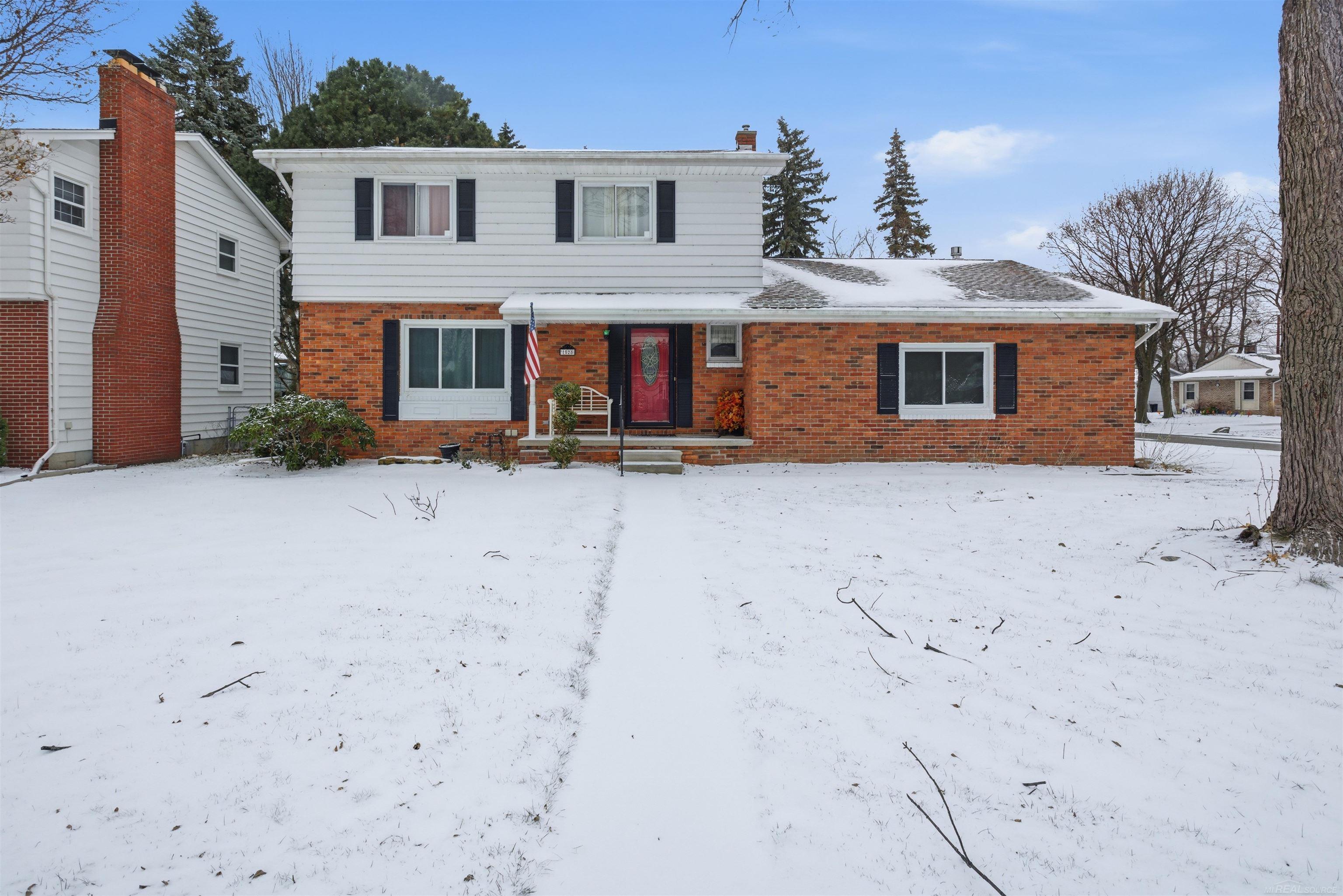 Homes for sale in Port Huron City St Clair, MI | 1828 Kennelworth Rd, Port Huron City St Clair, MI 48060 | MLS# 58050196063