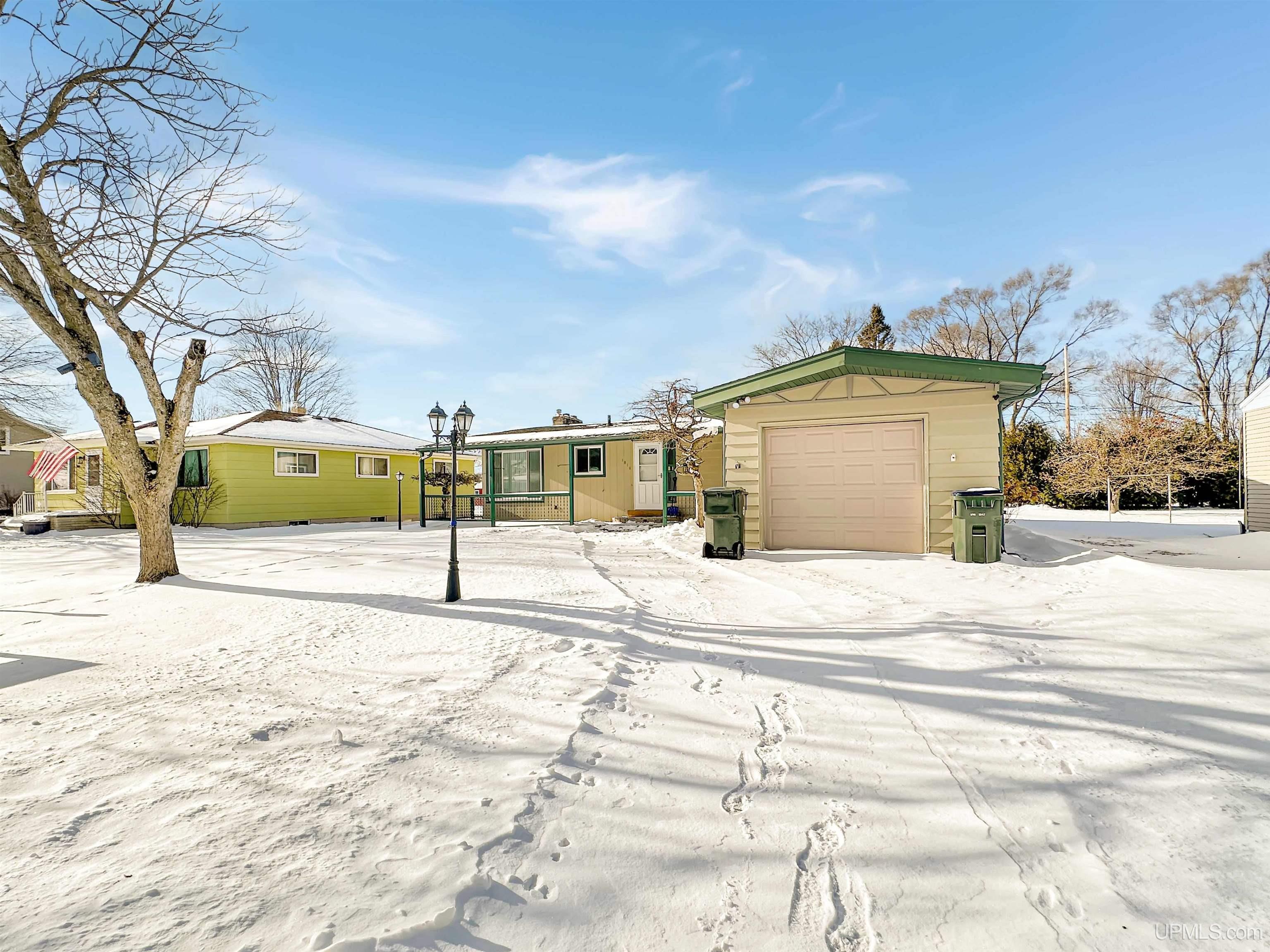 3 bedroom single family in Escanaba, Michigan