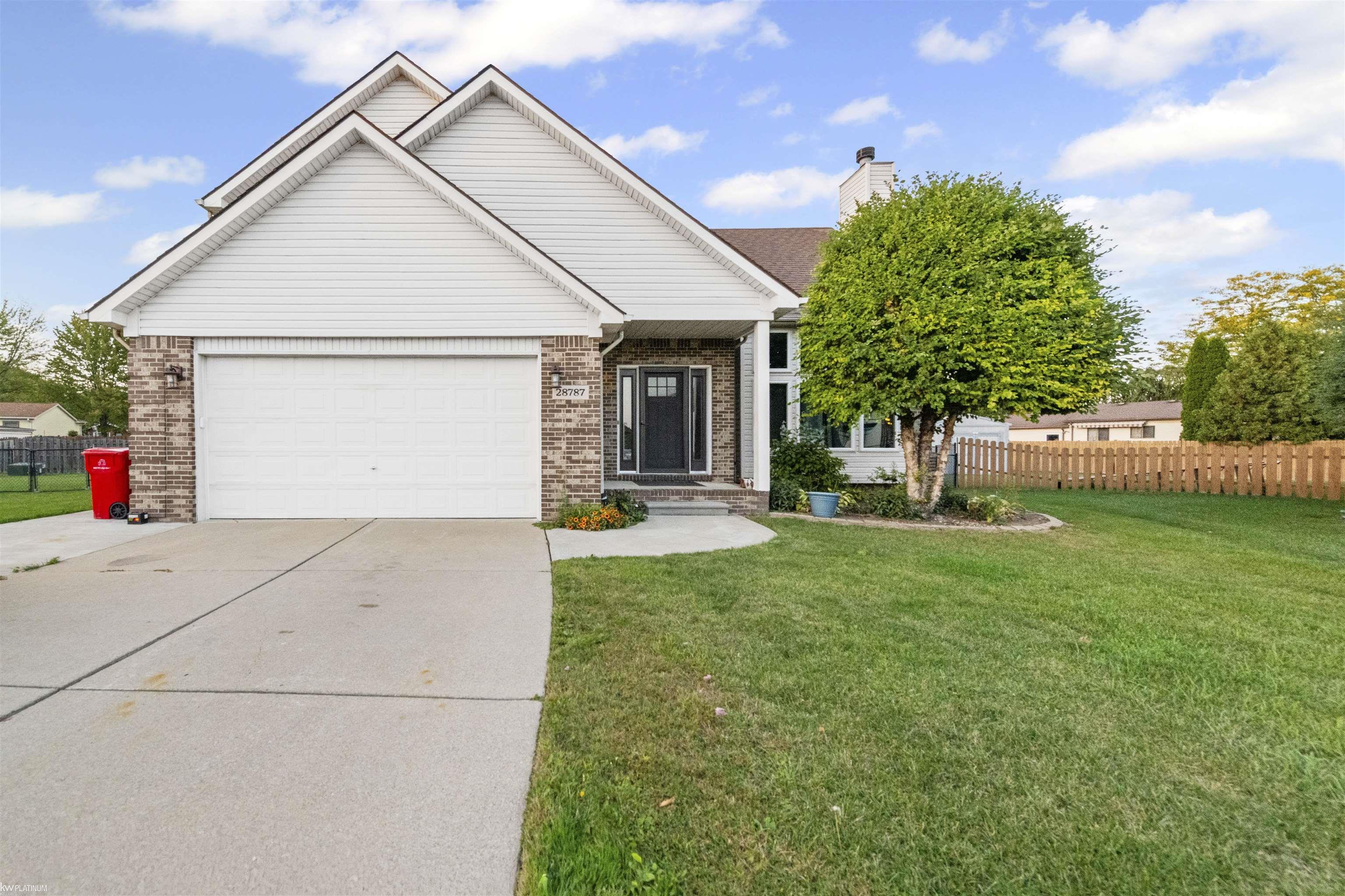 28787 Yorkshire ChesterfieldTownship_Macomb Michigan 48047