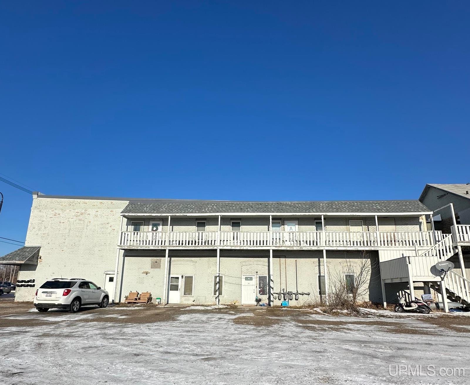 320 and 330 Stephenson Avenue - Real estate property