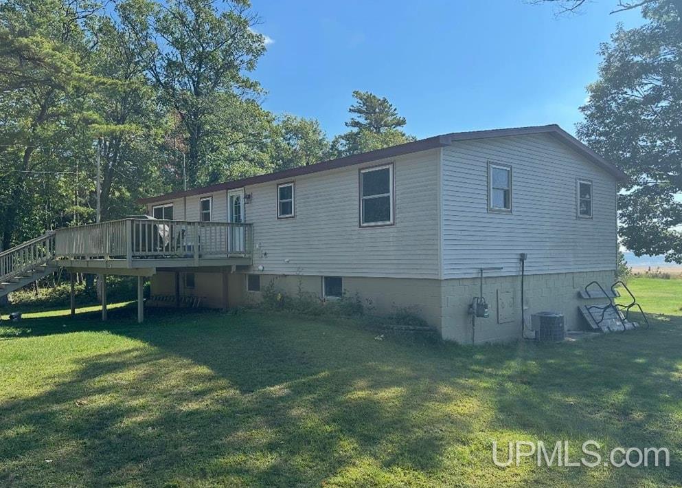 3 bedroom single family residence,1 to 4 units with Waterfront in Rapid River, Michigan