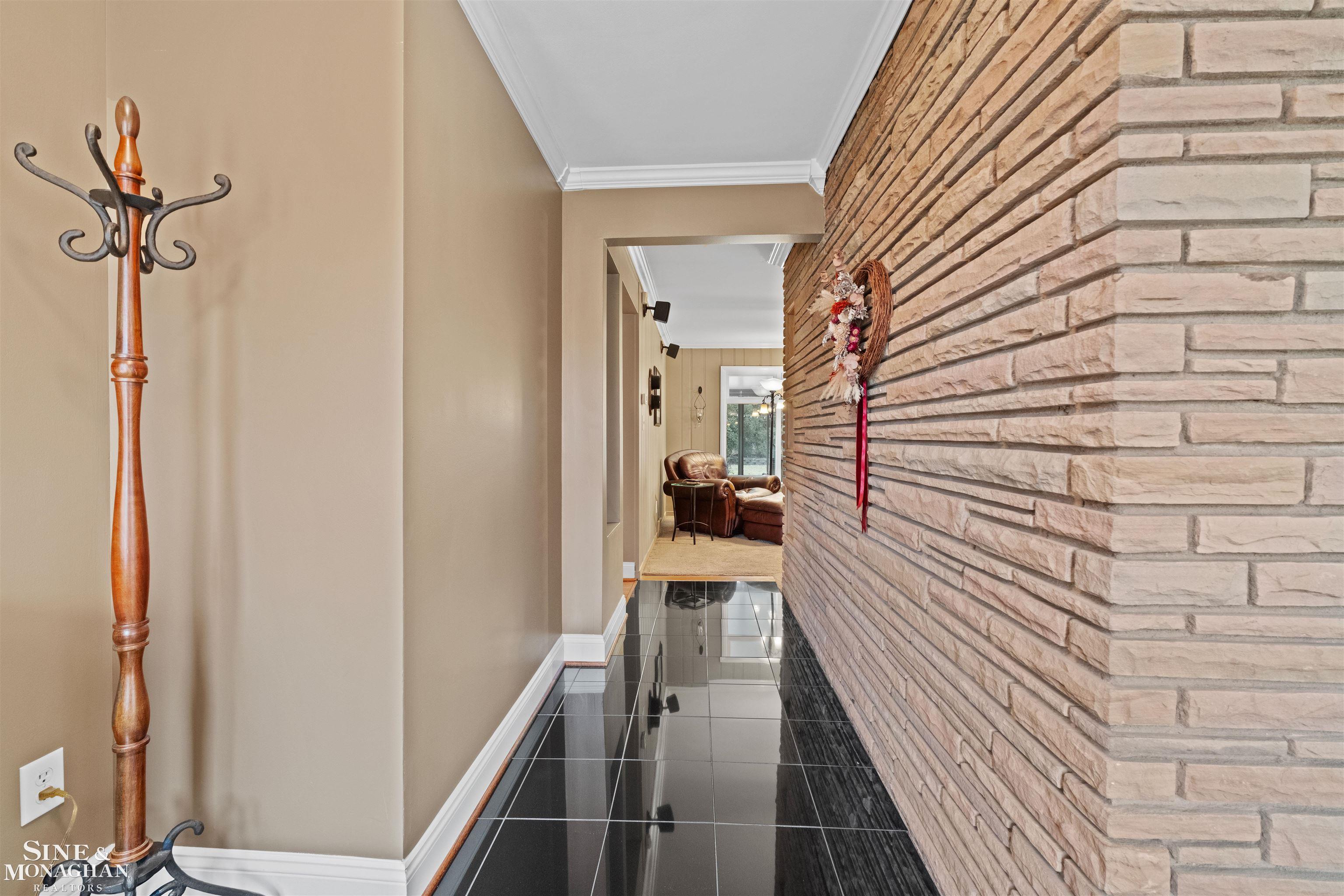 Homes for sale in Grosse Pointe Woods, MI | 991 S Renaud Rd, Grosse Pointe Woods, MI 48236 | MLS# 50197584