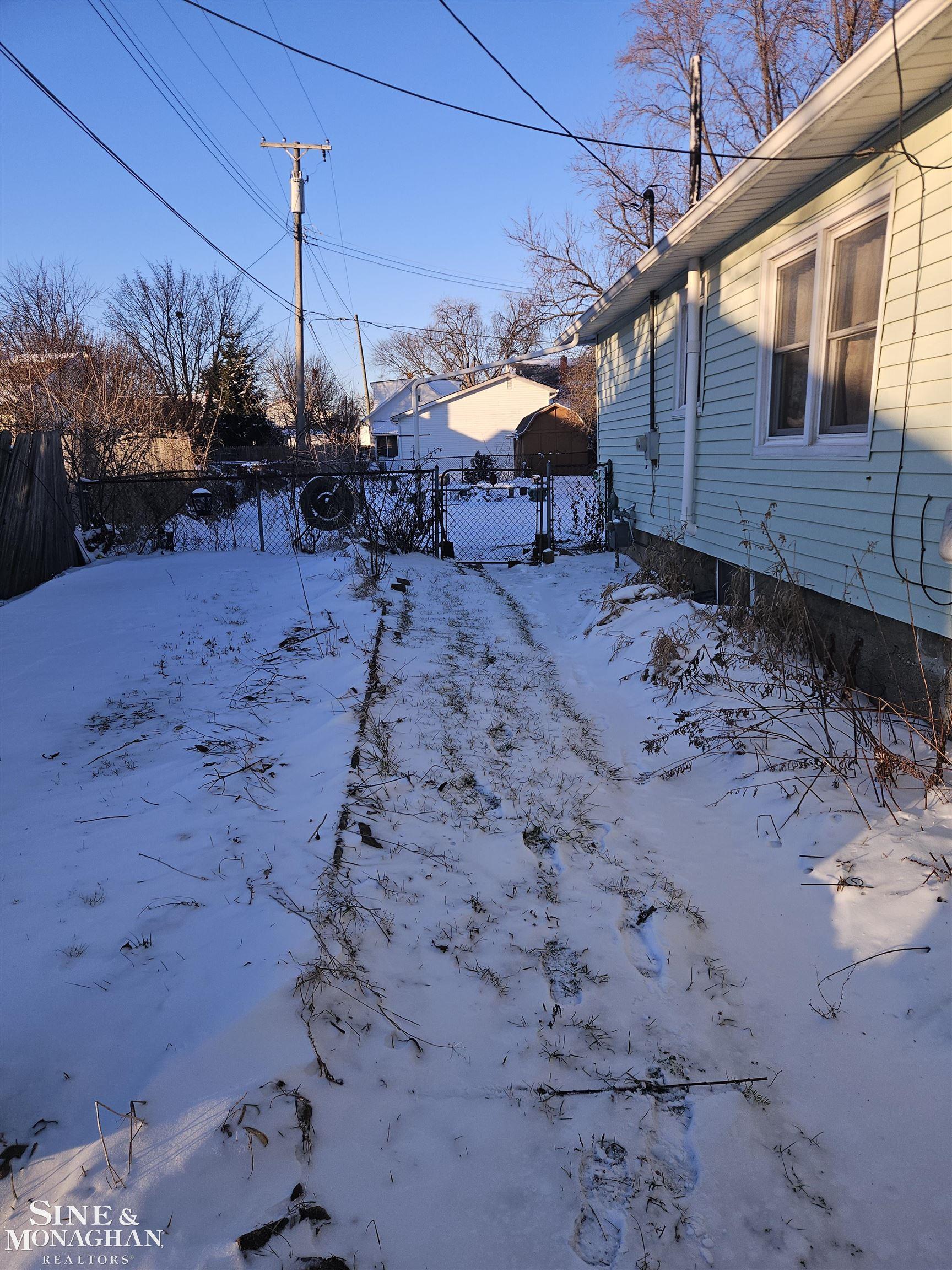 Homes for sale in Port Huron City St Clair, MI | 1631 Wells St, Port Huron City St Clair, MI 48060 | MLS# 58050197712