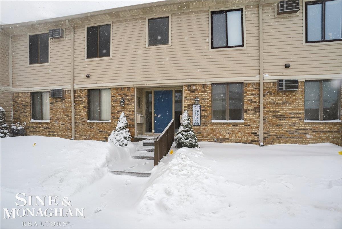 Homes for sale in Marysville City St Clair, MI | 1700 River Rd, Marysville City St Clair, MI 48040 | MLS# 58050198086