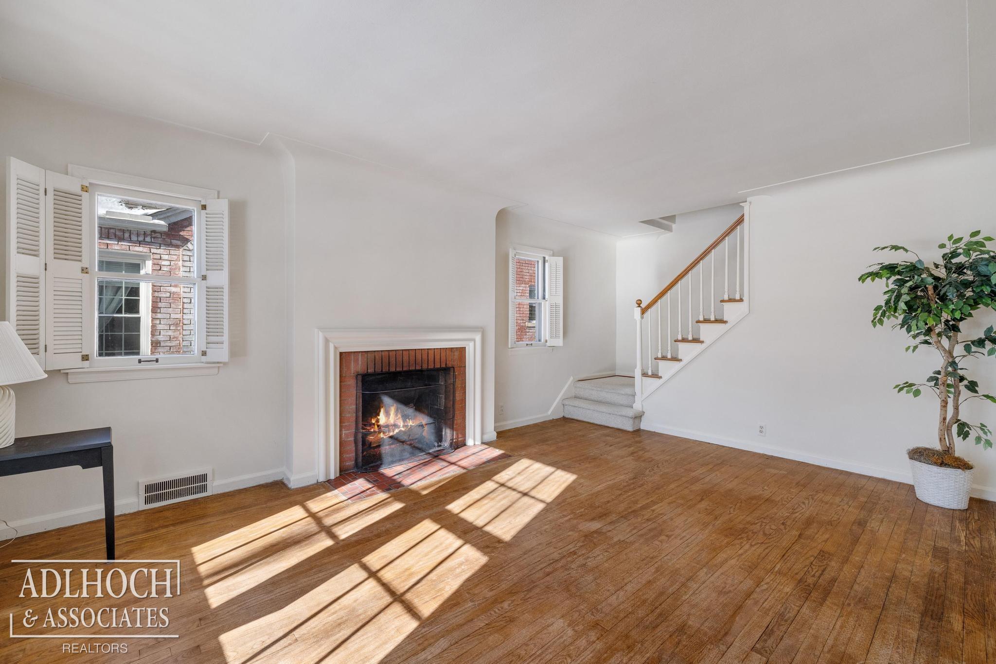 Homes for sale in Grosse Pointe Woods, MI | 1394 Hampton Rd, Grosse Pointe Woods, MI 48236 | MLS# 50198191