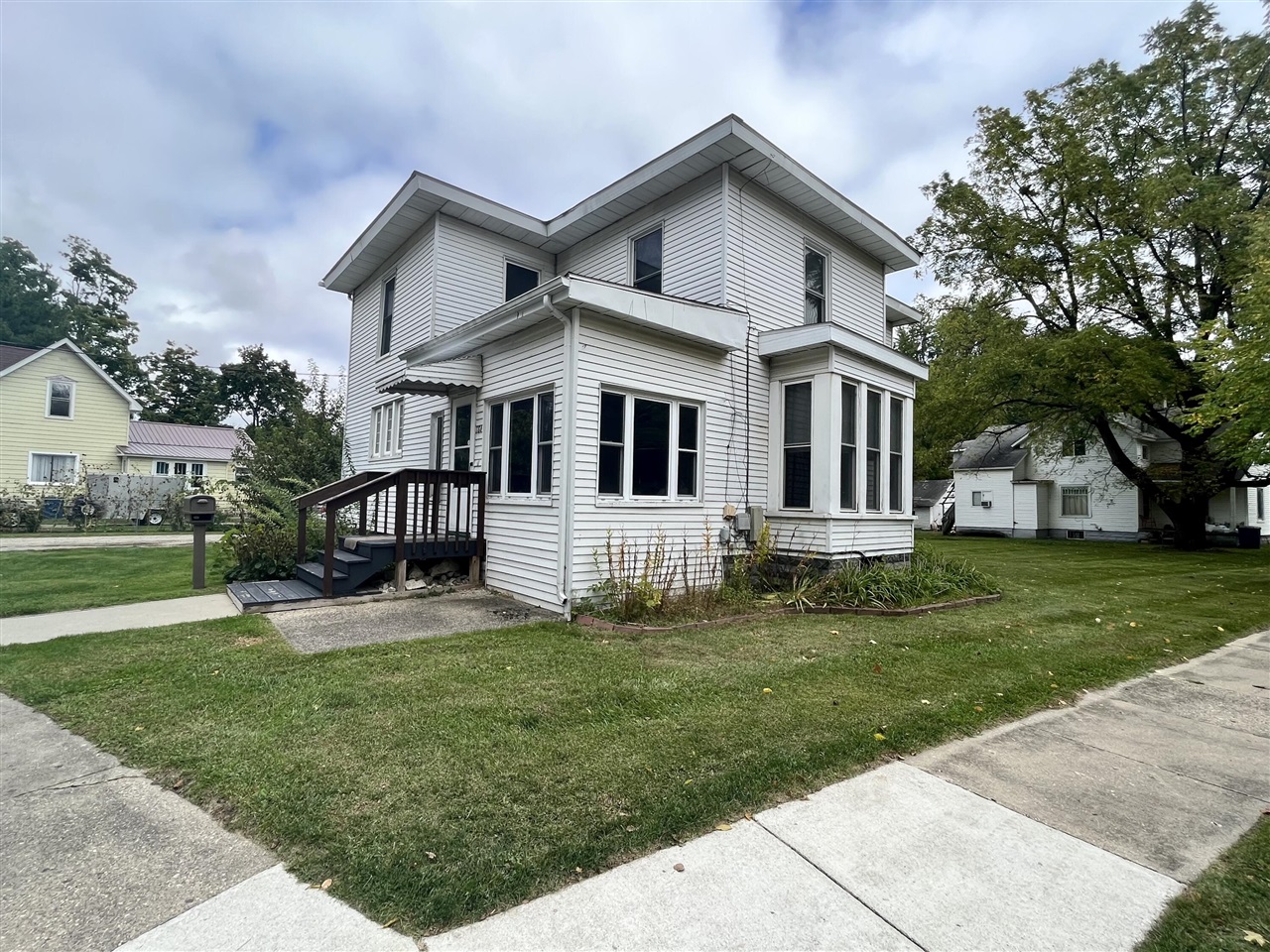 Take a look at this move in ready home with 3 bedrooms, 2 full bathrooms. Home features central air-conditioning, replacement windows, enclosed porch, covered porch, storage shed, laundry room, kitchen pantry, hardwood floors, new carpet and more. Give us a call today to take a look!
