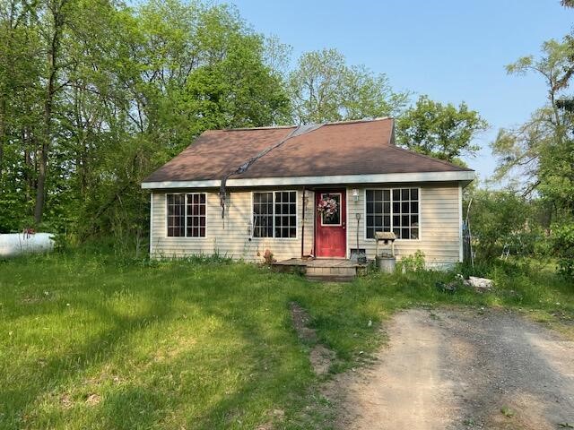 Fixer upper on over 2 acres in Columbia Schools! Cash only, newer electric panel and AC