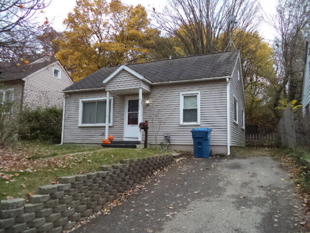 Neat and clean 2 bedroom 1 bath home that is Kalamazoo Promise qualified. Move right in and enjoy living in your own home. All kitchen appliances and washer and dryer are included. Has replacement windows throughout. Large rear yard with deck and storage shed. Nice location with easy access to everything.